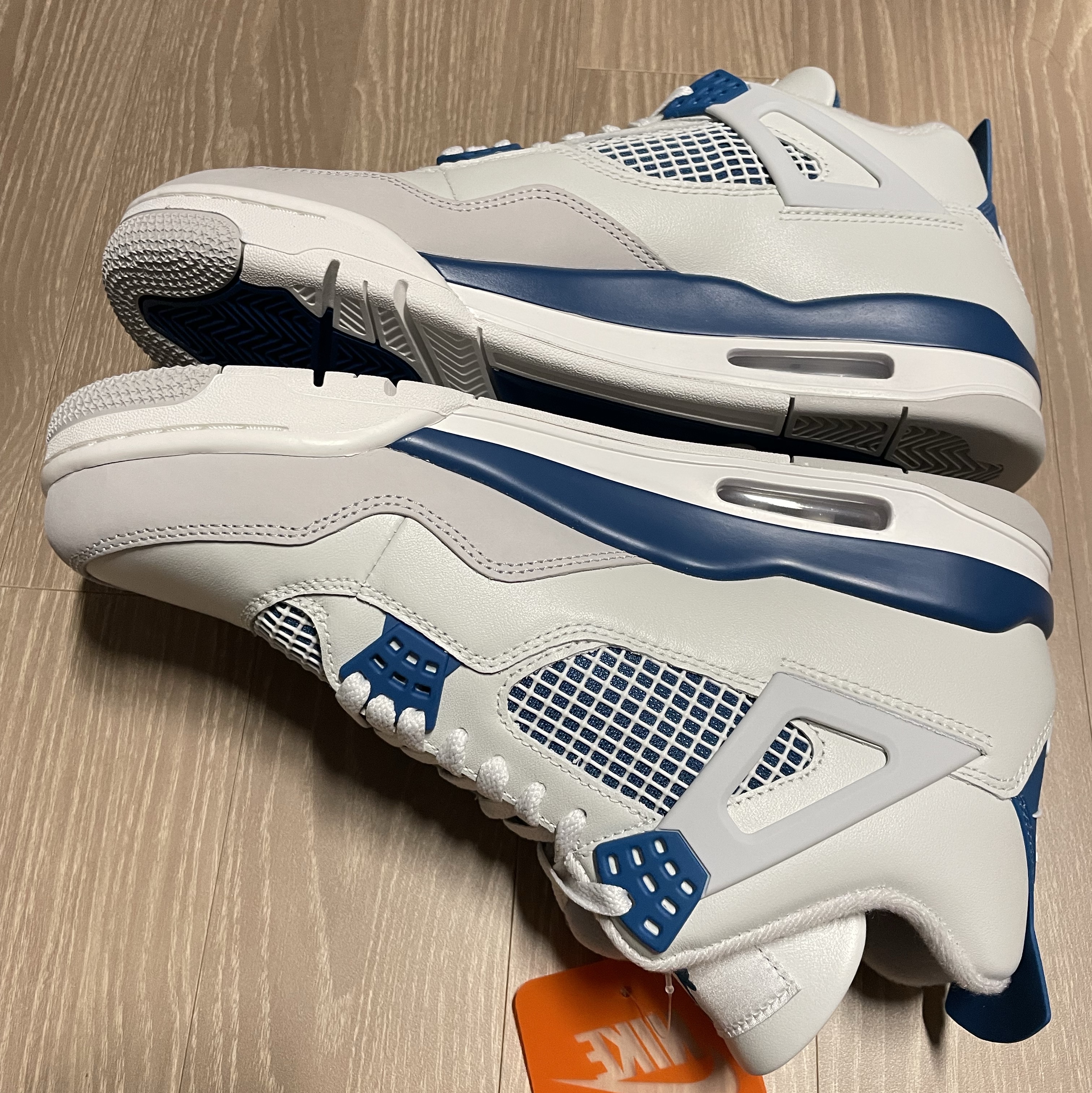 Jordan 4 Retro Industrial Blue 착용 스타일 - 2
