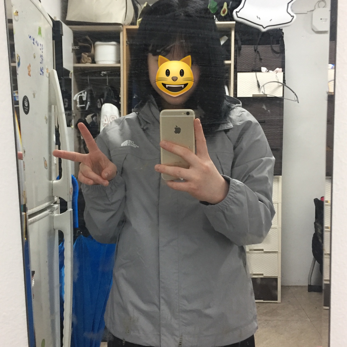 (W) The North Face Antora Jacket Standard Fit Meld Grey 착용 스타일