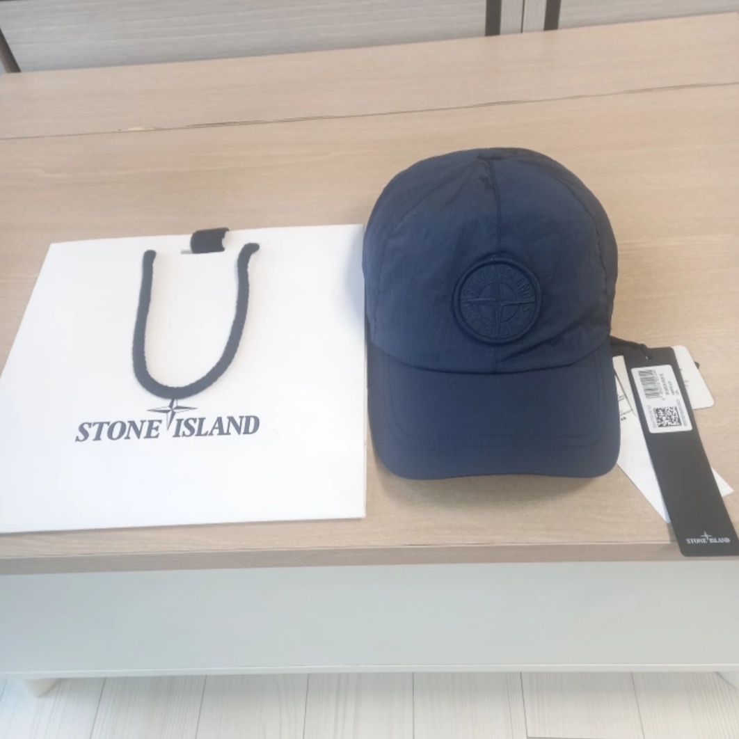 Stone Island 99576 Nylon Metal 6-Panel Cap Avio Blue - 23SS 착용 스타일 - 1
