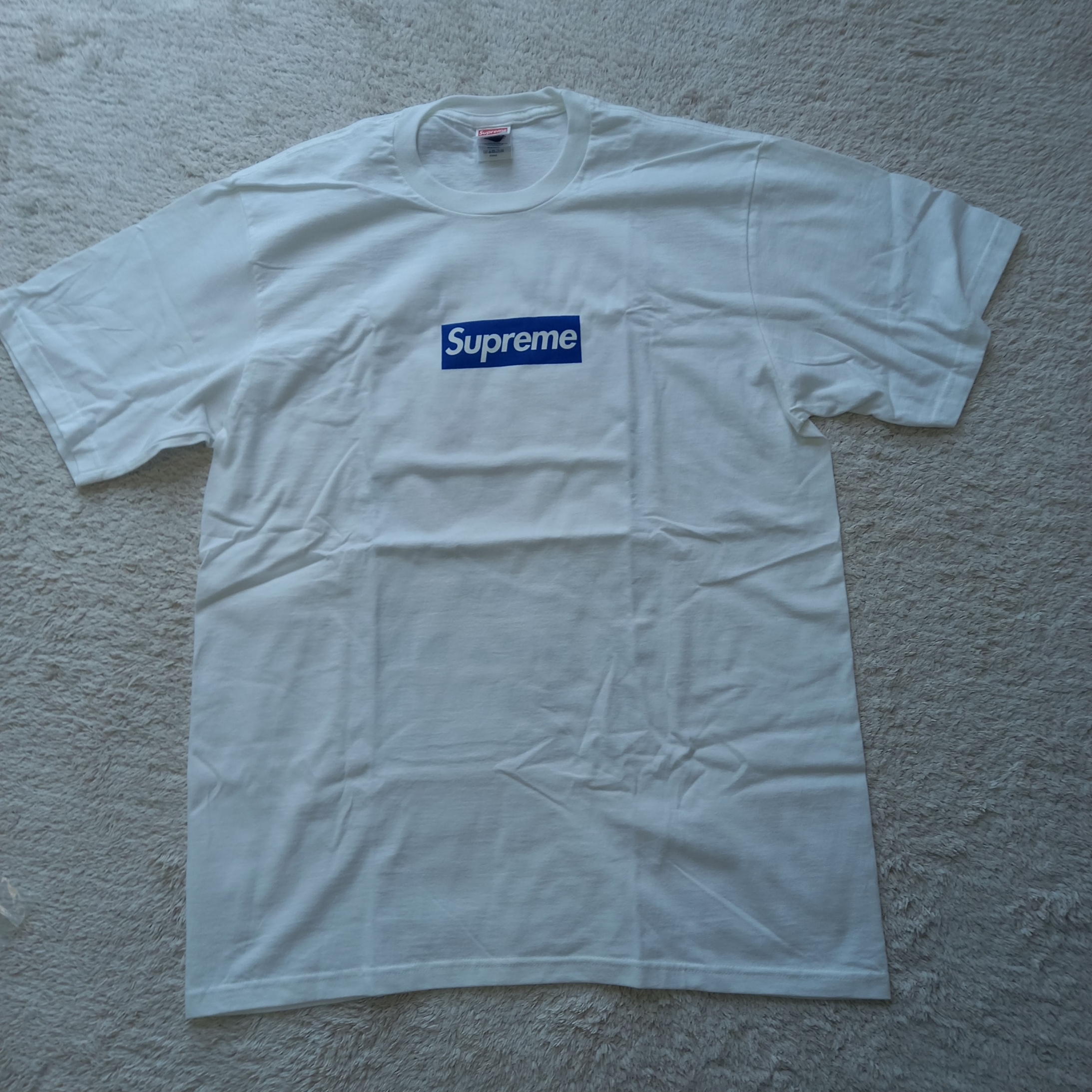 Supreme Seoul Box Logo T-Shirt White - 23FW, Supreme 2-Tone S Logo 6-Panel Washed Denim - 24SS 착용 스타일 - 5