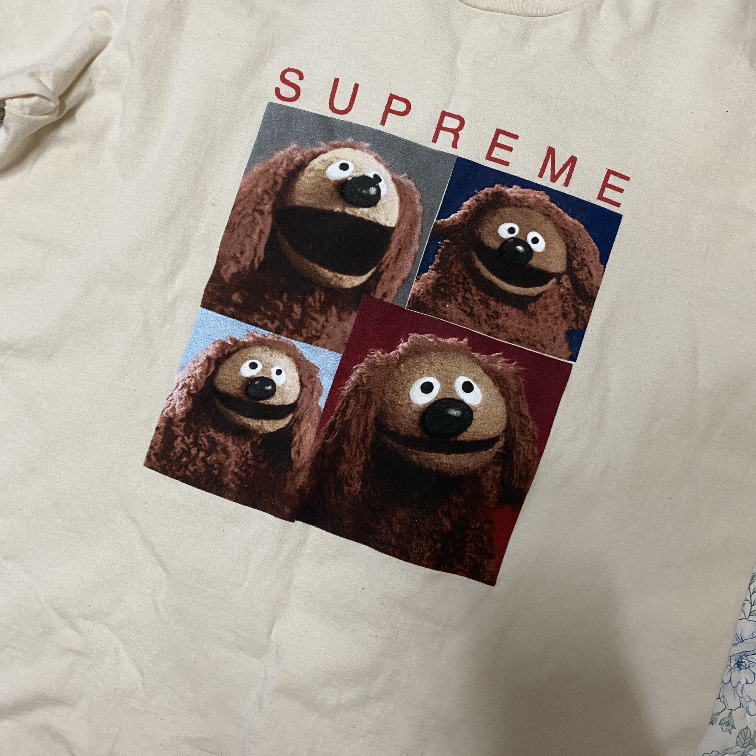 Supreme Rowlf T-Shirt Natural - 24SS 착용 스타일