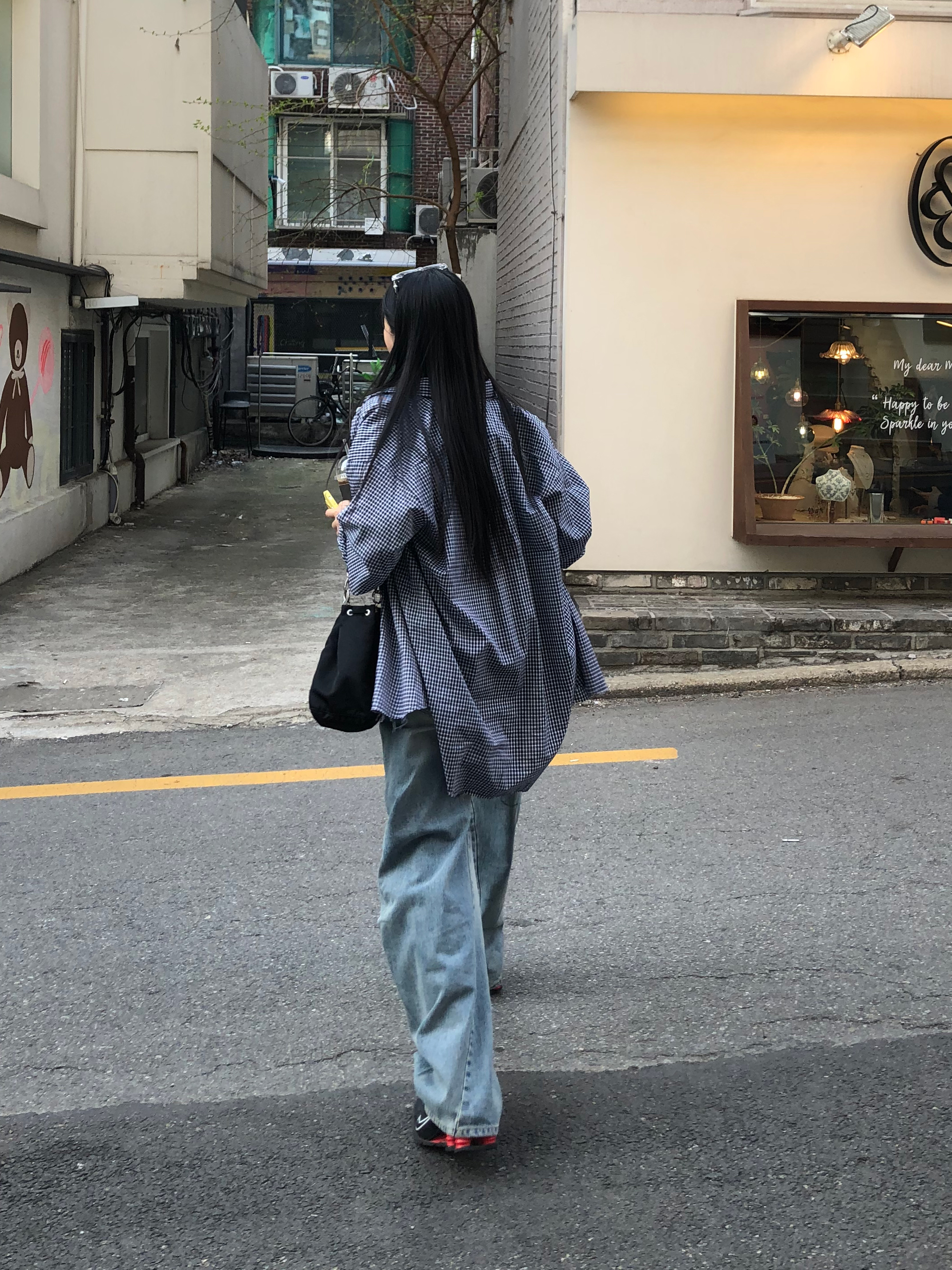 Nike x Martine Rose Shox MR4 Black, Prada Re-Nylon Drawstring Pouch Black 착용 스타일 - 4