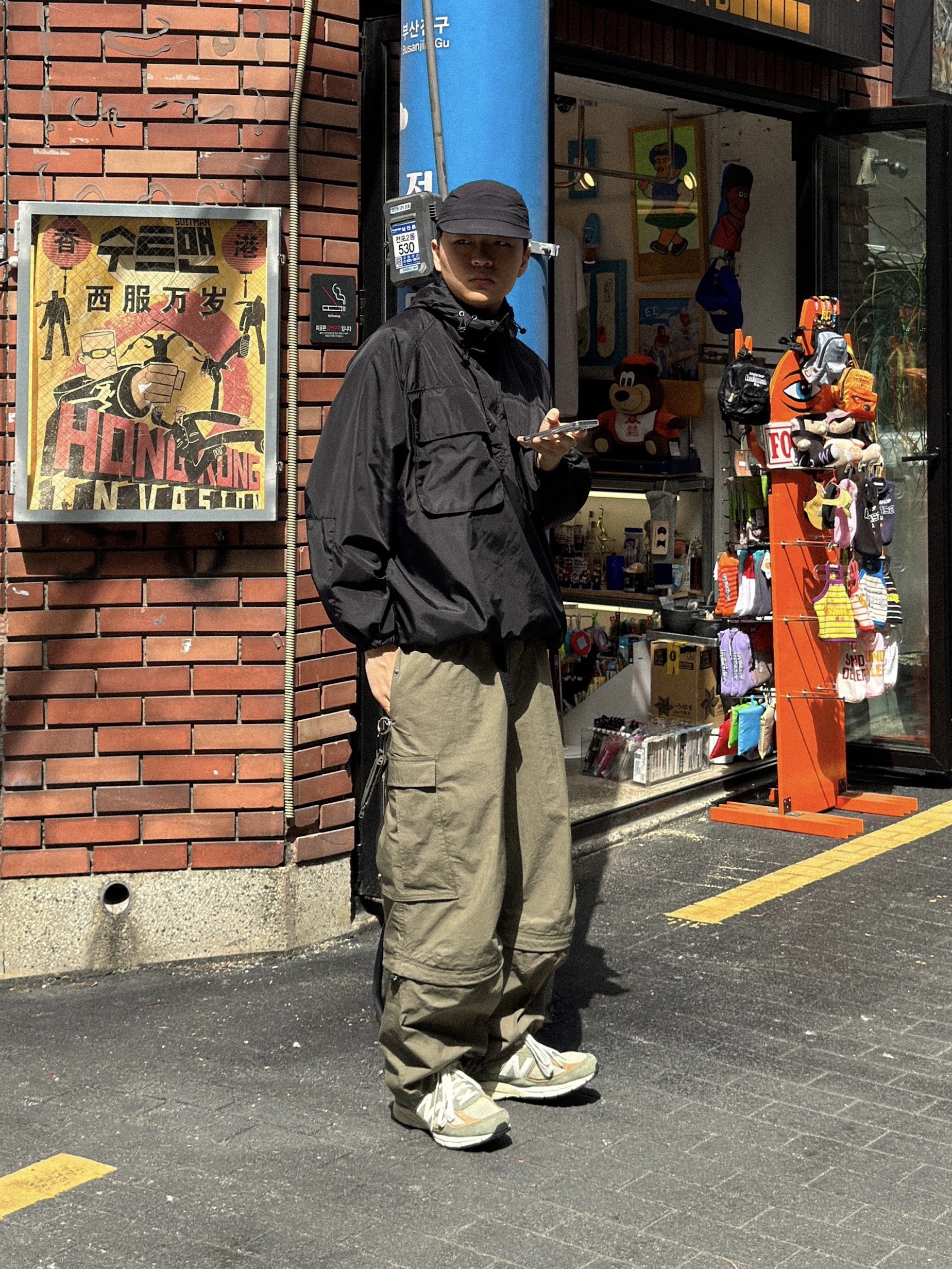 New Balance 990v4 Made in USA Olive Incense 착용 스타일 - 4