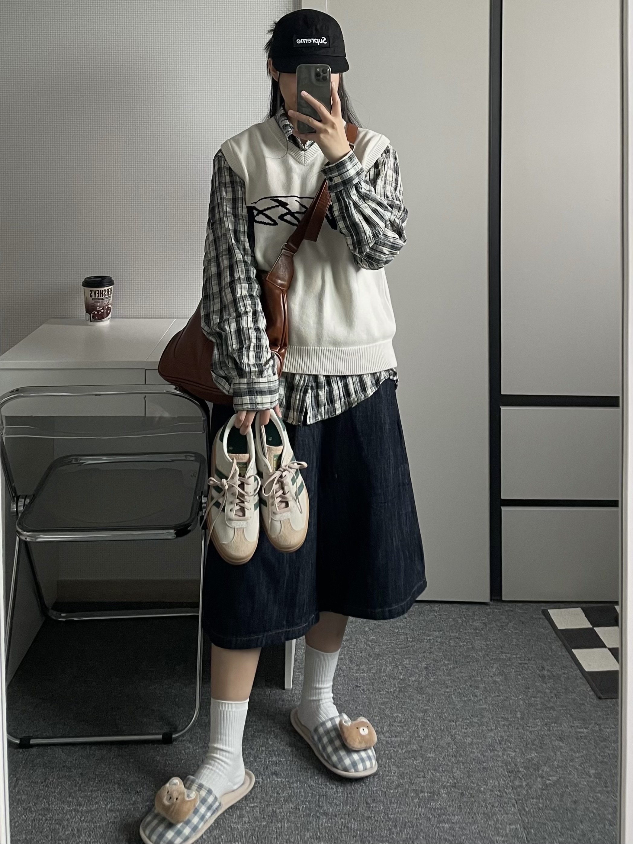 Stussy Sweater Vest Natural, (W) Adidas Gazelle Bold Cream White Collegiate Green 착용 스타일 - 3