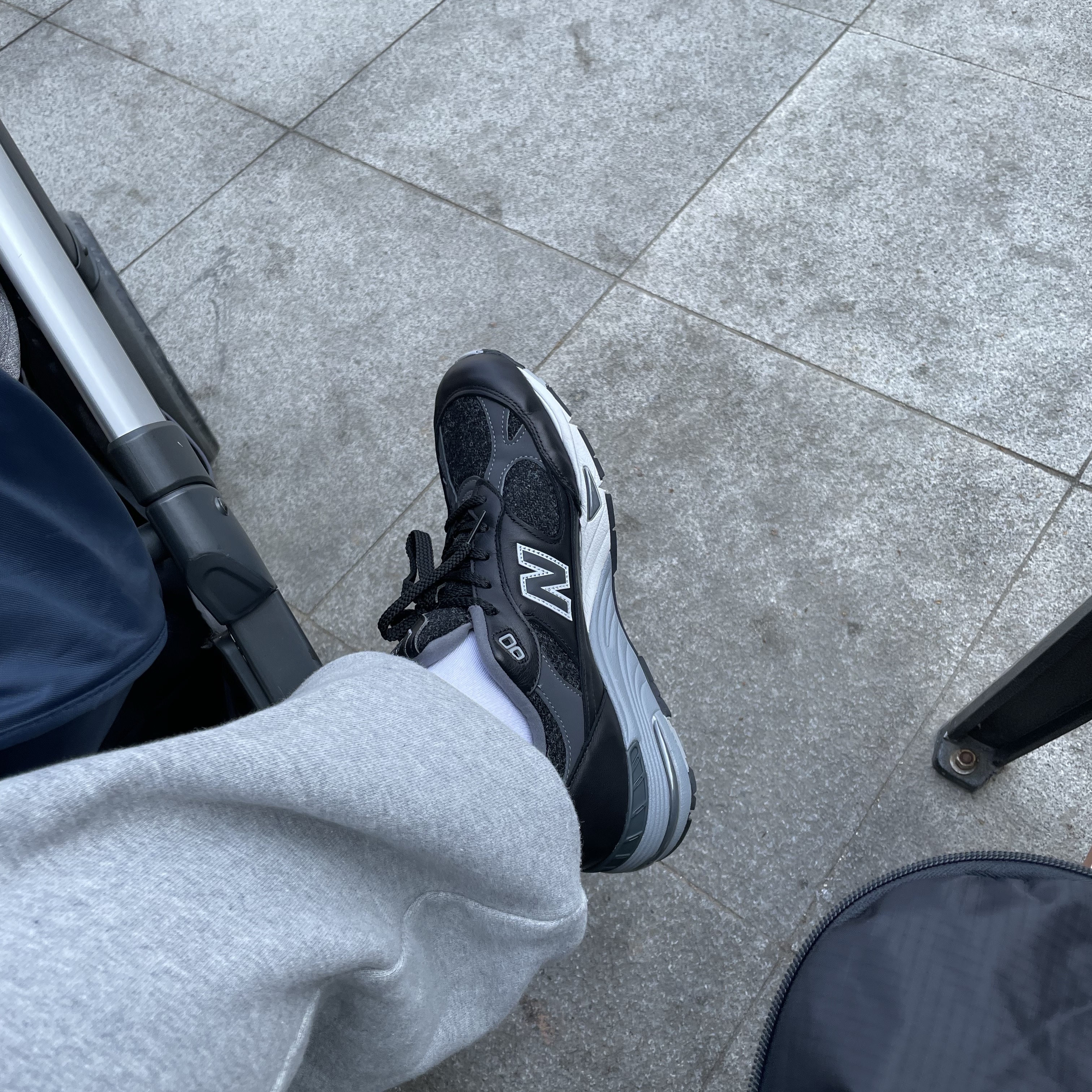 New Balance 991 Made in UK Black Grey 착용 스타일
