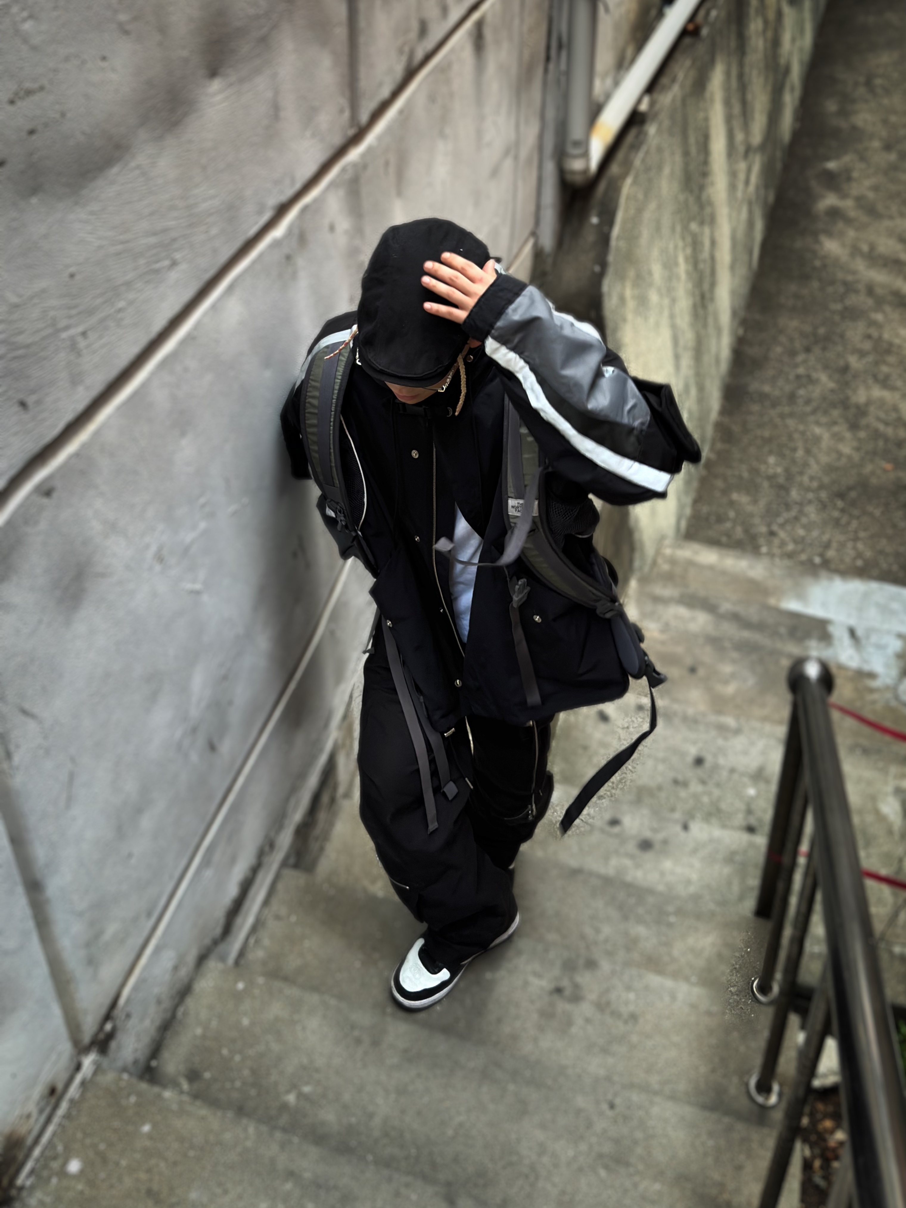 Nike x Stussy Air Force 1 '07 Mid SP Black and Light Bone 착용 스타일 - 5