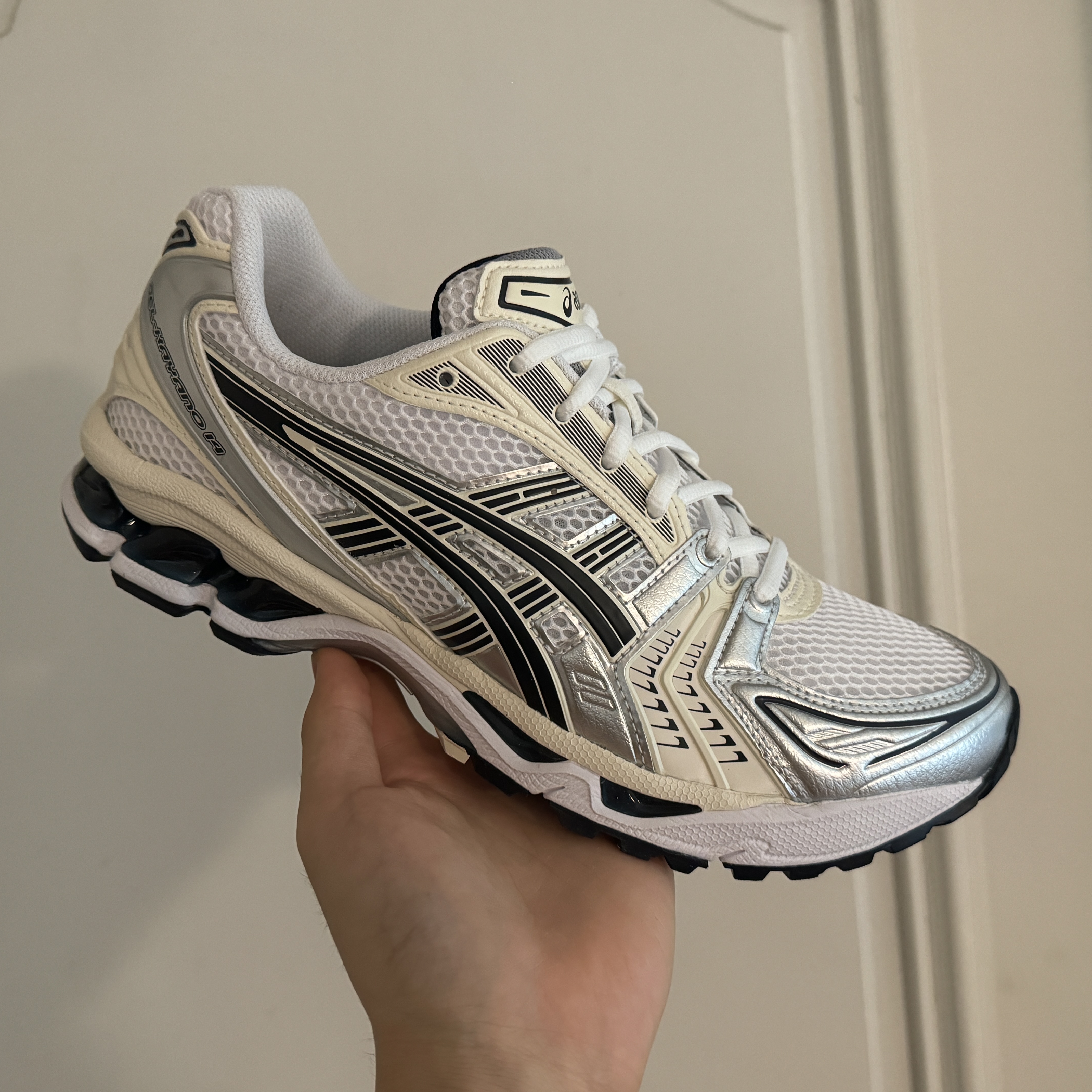 (W) Asics Gel-Kayano 14 White Midnight 착용 스타일 - 2