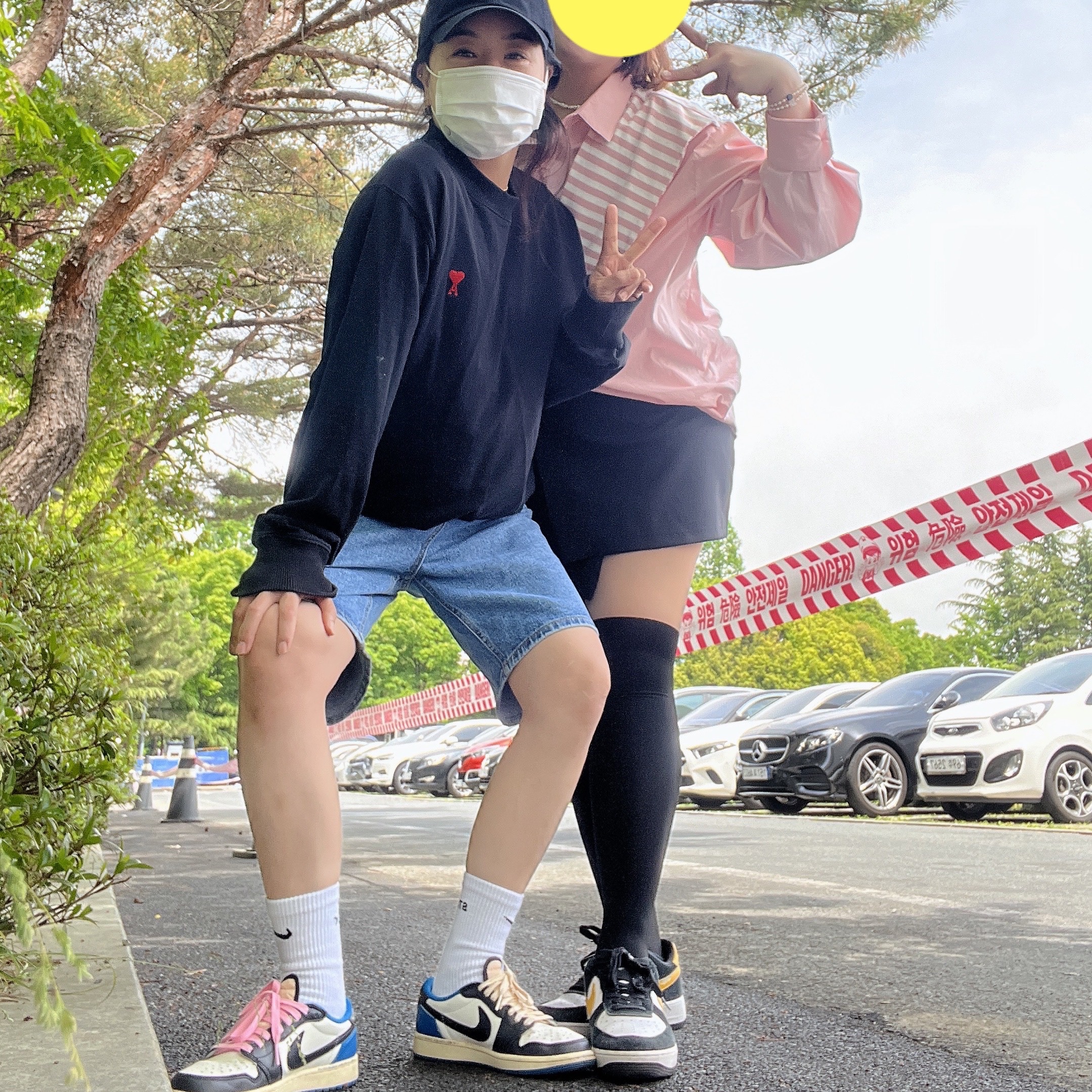 AMI de Coeur Long Sleeves T-Shirt Black, Jordan 1 x Travis Scott x Fragment Retro Low OG SP Military Blue 착용 스타일