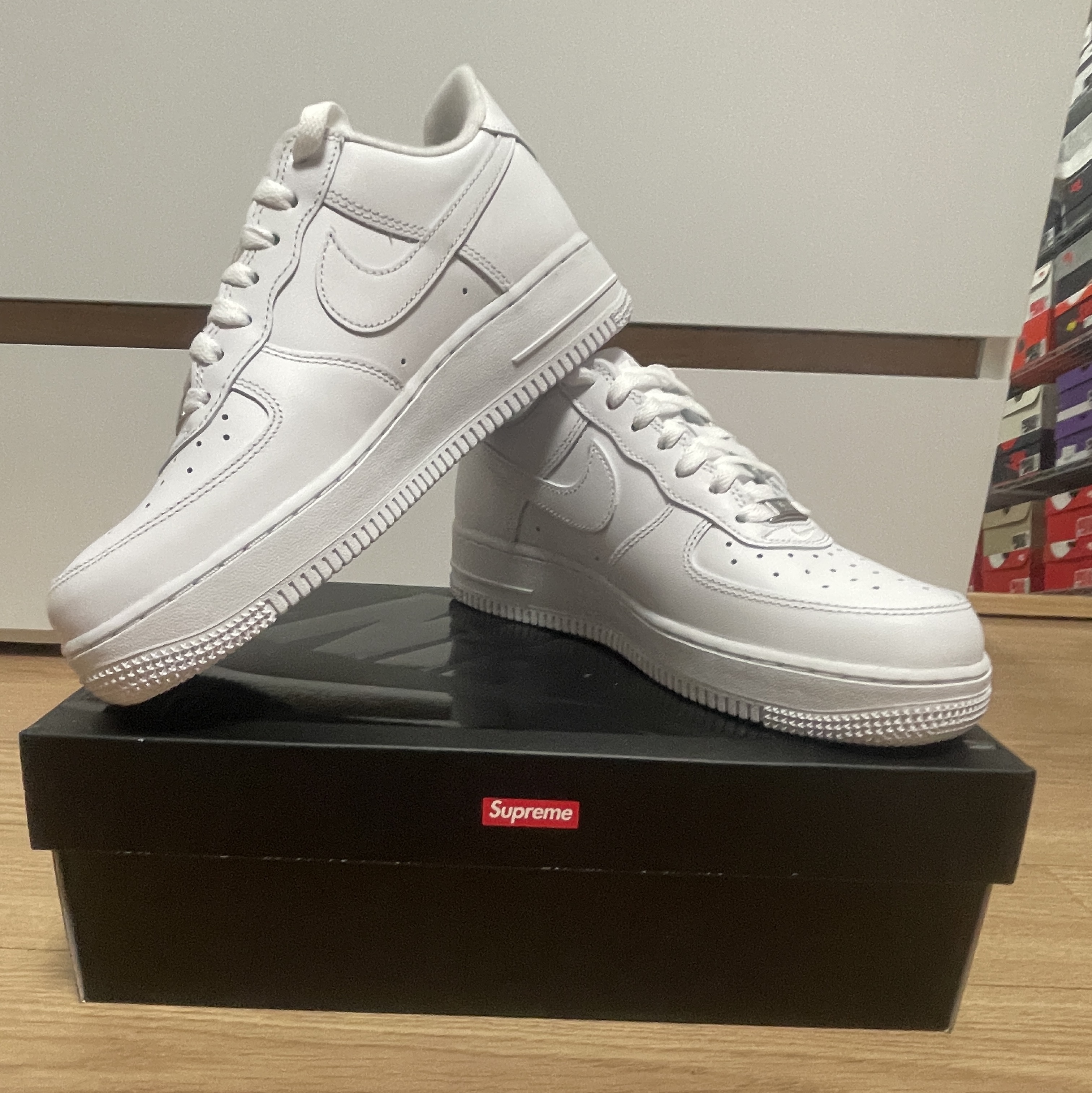 Nike x Supreme Air Force 1 Low White 착용 스타일