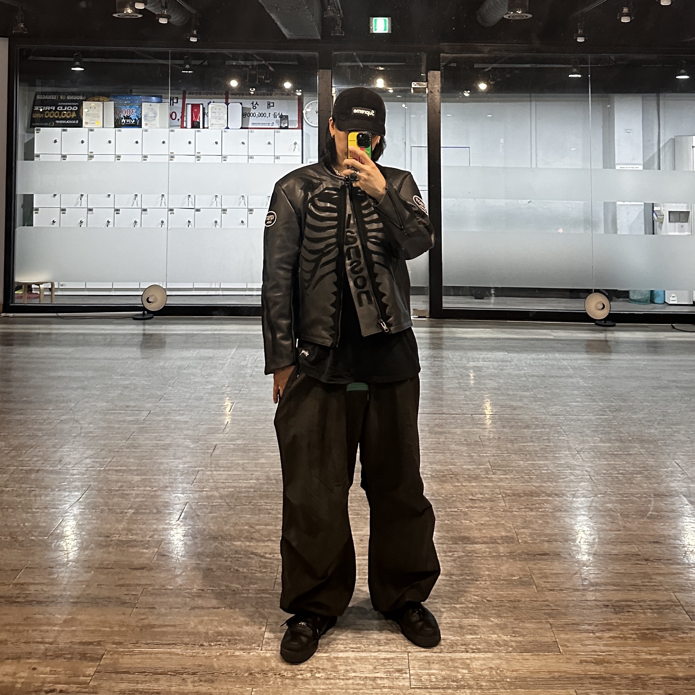 Nike x 1017 Alyx 9SM Air Force 1 Low SP Black, Stussy Undershirt Black (3 Pack) 착용 스타일