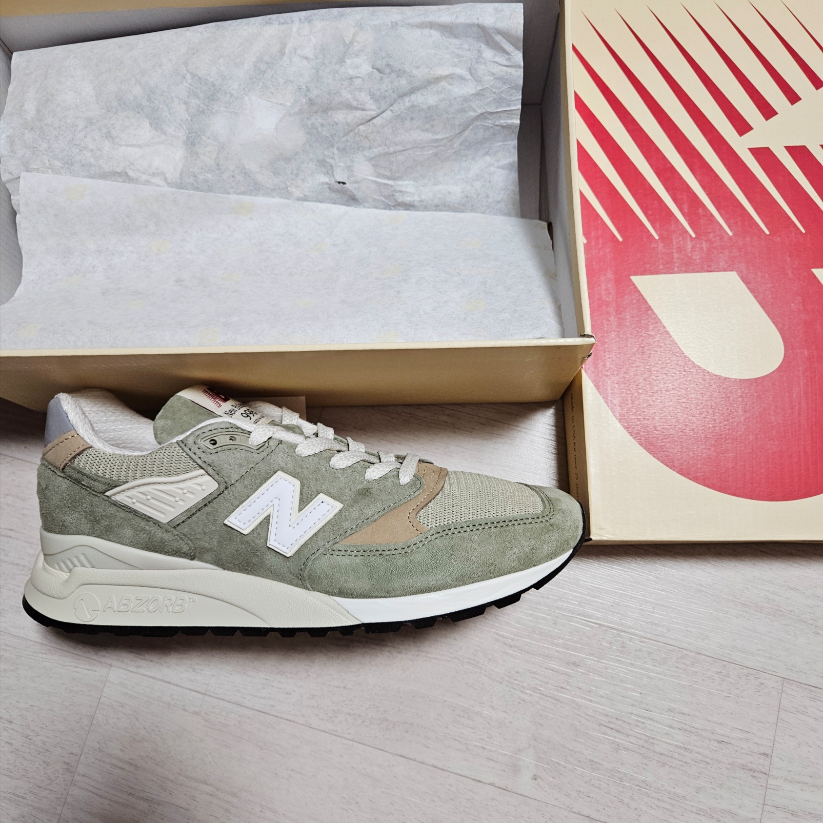 New Balance 998 Made in USA Olive Incense 착용 스타일