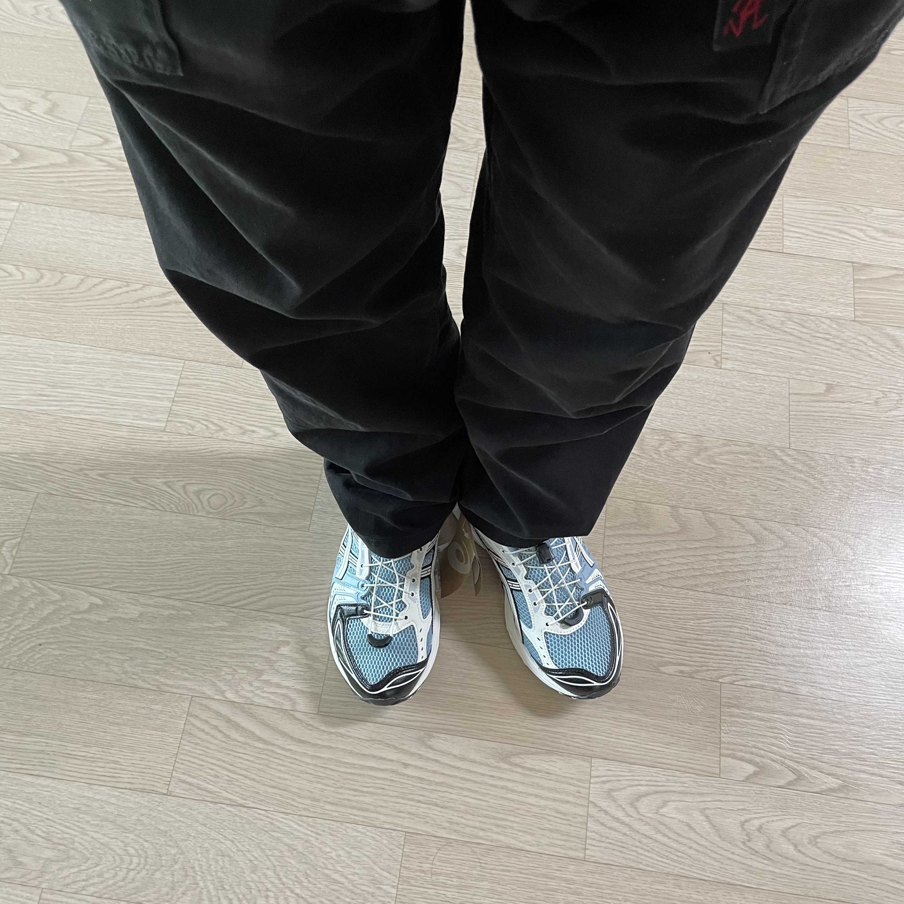 Asics Unlimited Gel-Kayano 14 Mist Cream 착용 스타일 - 1