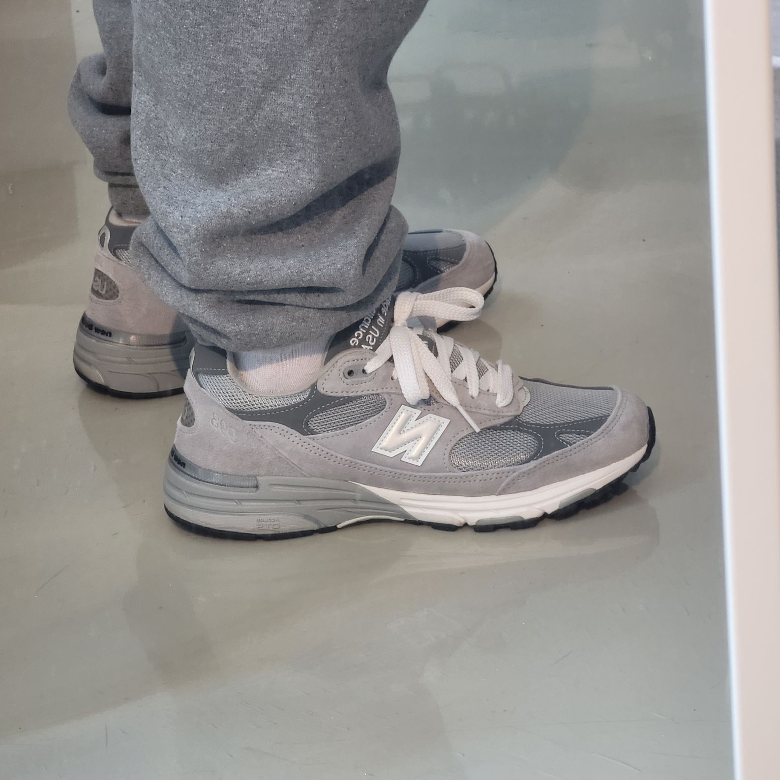 New Balance 993 Made in USA Grey - D Standard 착용 스타일 - 2