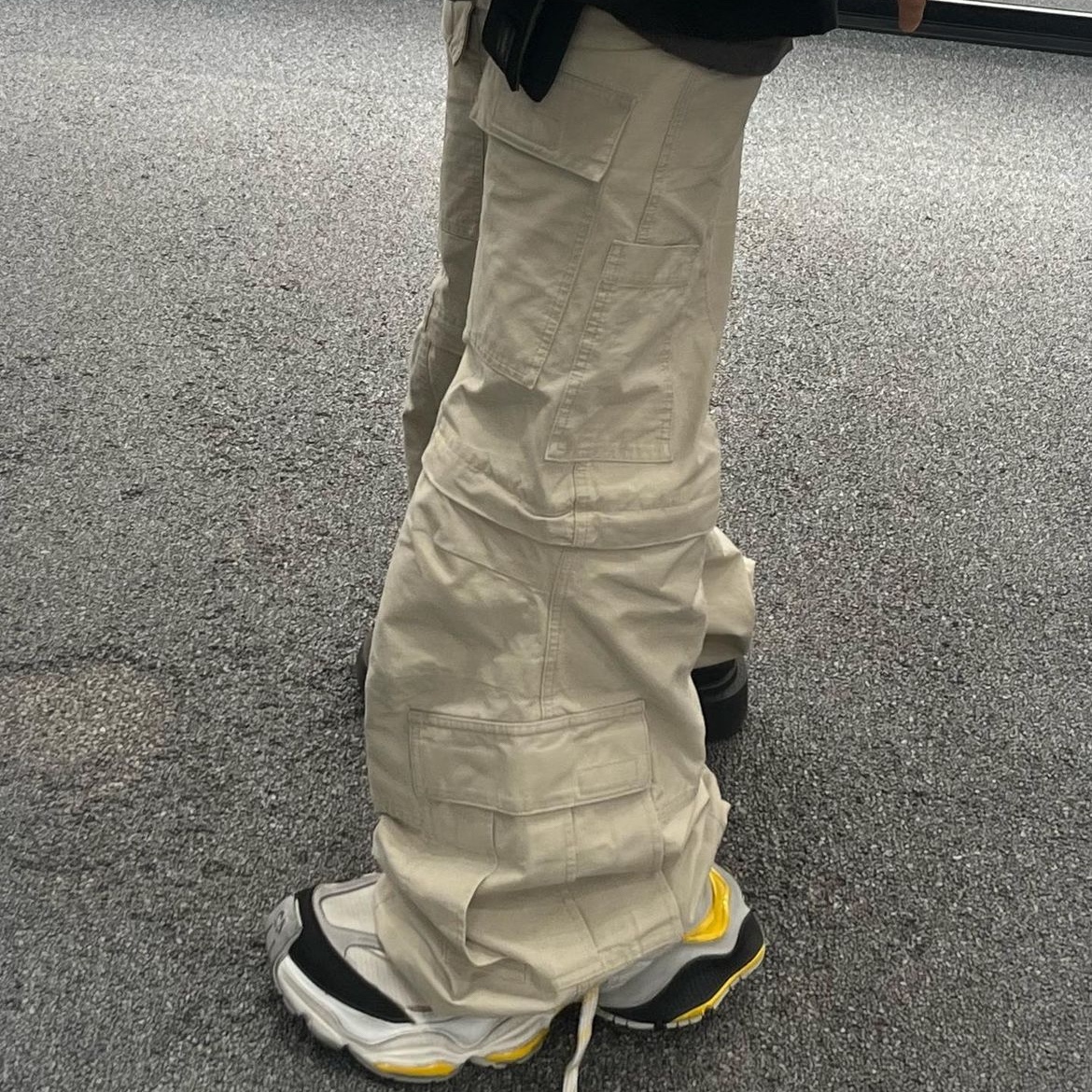 Balenciaga Cargo Sneakers Grey Black Yellow, Balenciaga Steroid Derby Black 착용 스타일 - 2