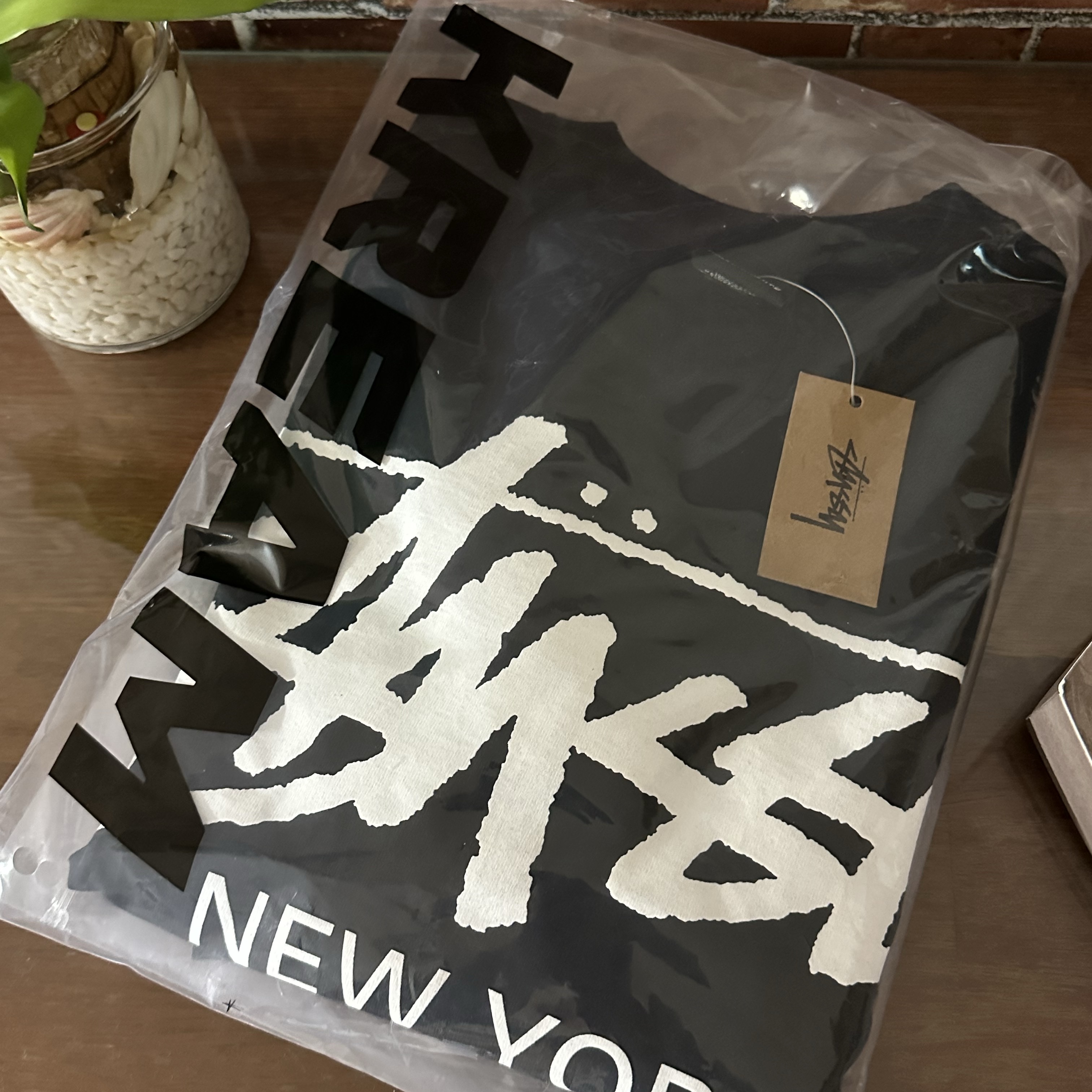 Stussy World Tour LS T-Shirt Black 2023, Maison Mihara Yasuhiro Peterson OG Sole Canvas Low Sneakers White 착용 스타일 - 2