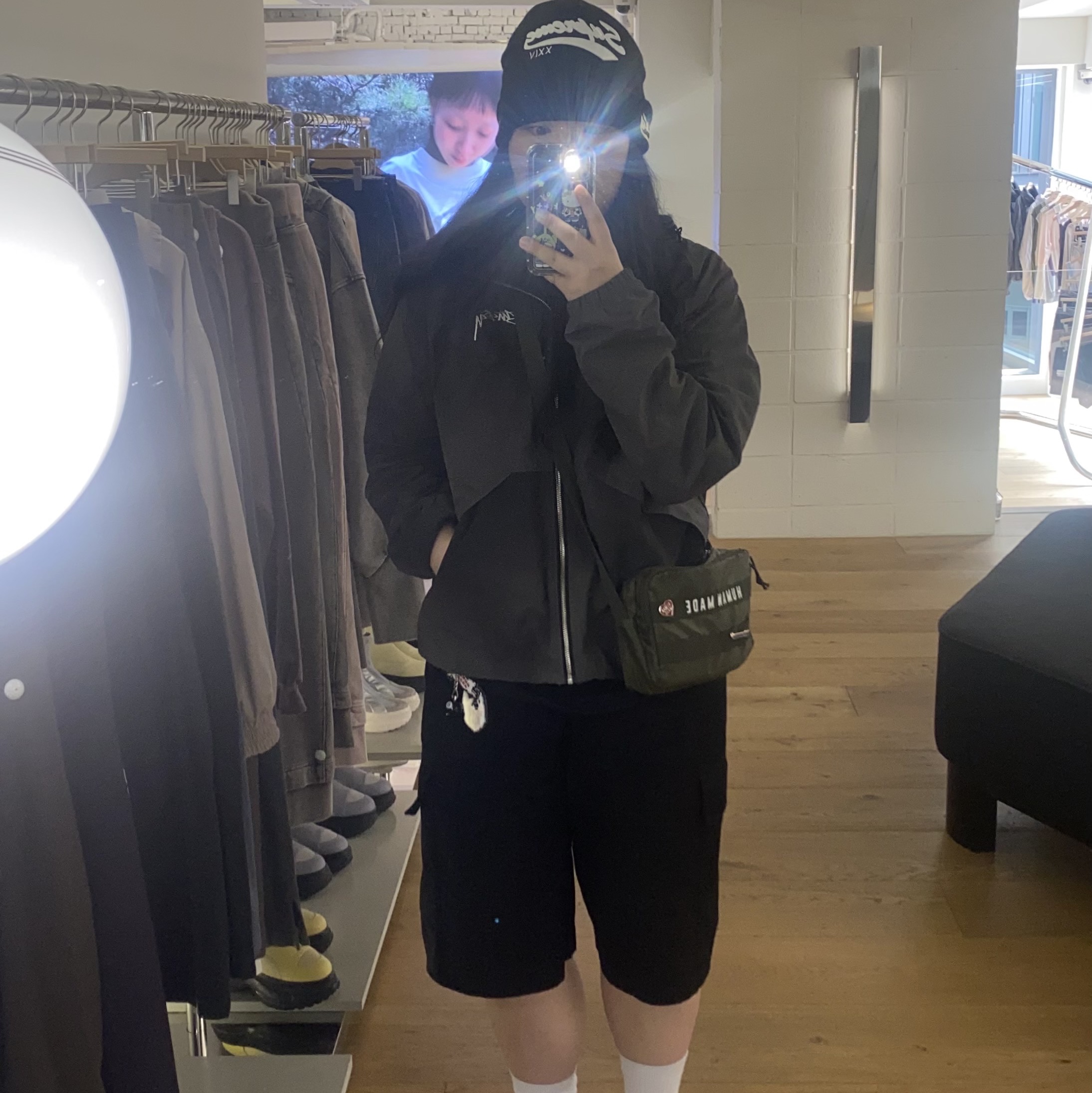 Stussy 8 Ball Keychain Black, Supreme x New Era Salvation Beanie Black - 24SS 착용 스타일 - 1