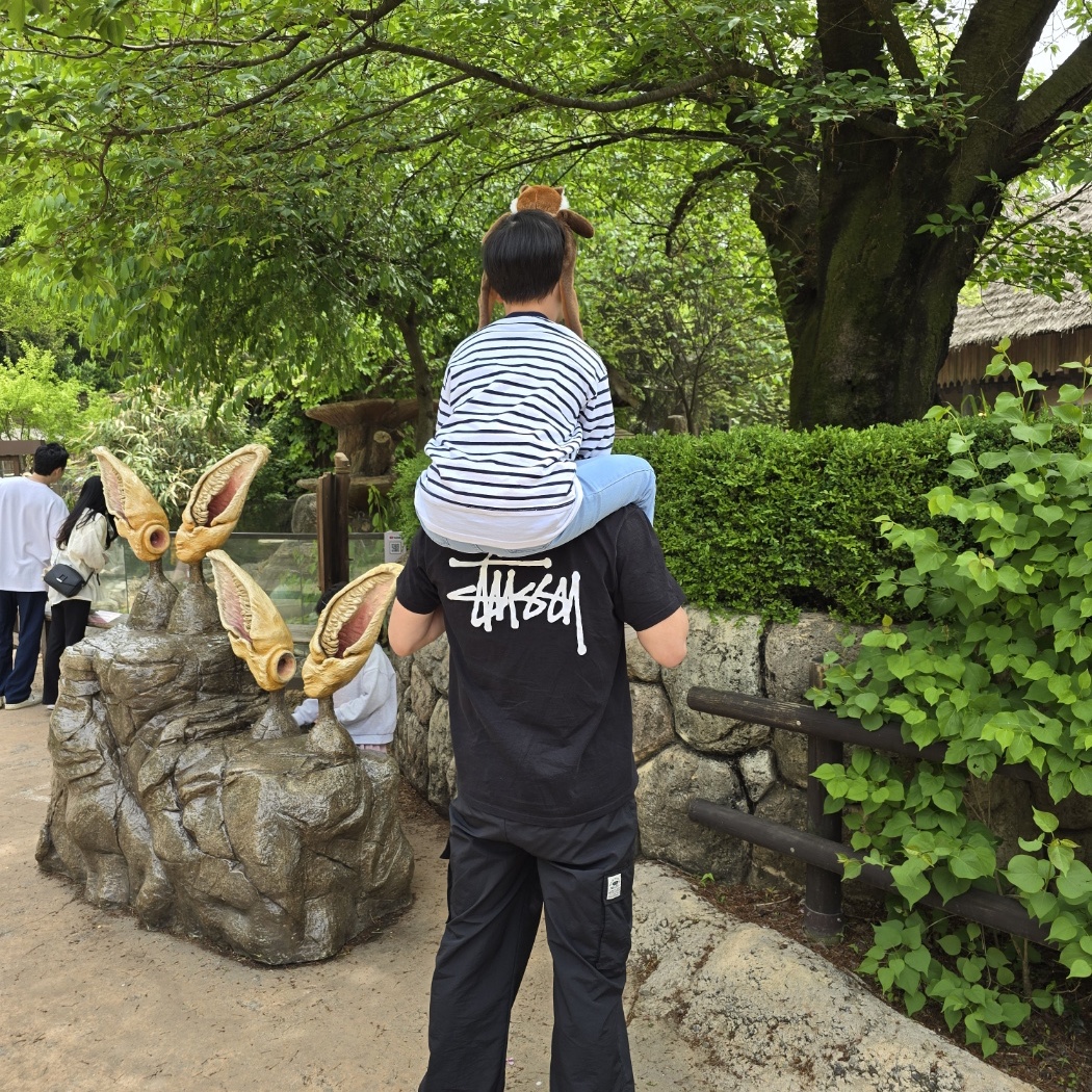 Stussy Basic Stussy T-Shirt Black 2023 착용 스타일