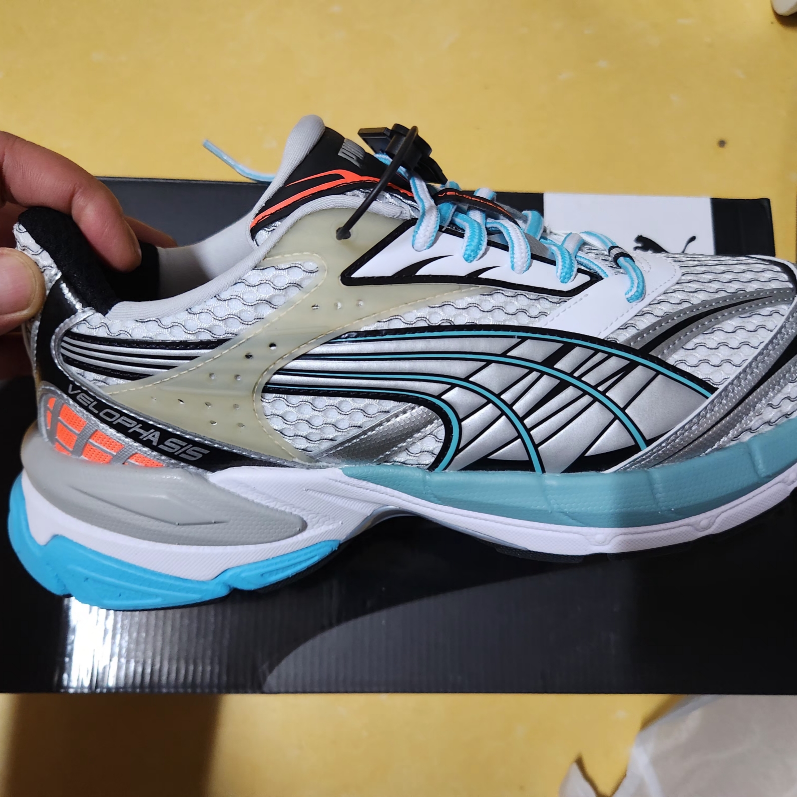 Puma Velophasis Phased White Porcelain 착용 스타일 - 2