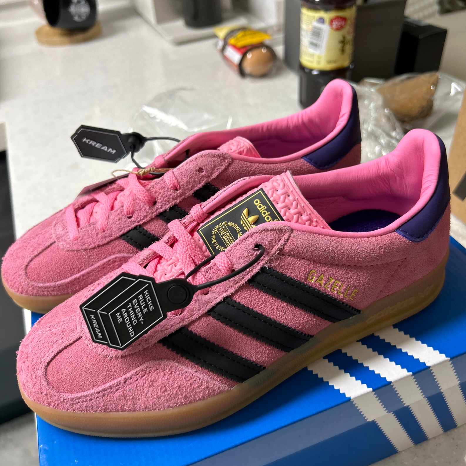 (W) Adidas Gazelle Indoor Bliss Pink 착용 스타일 - 1