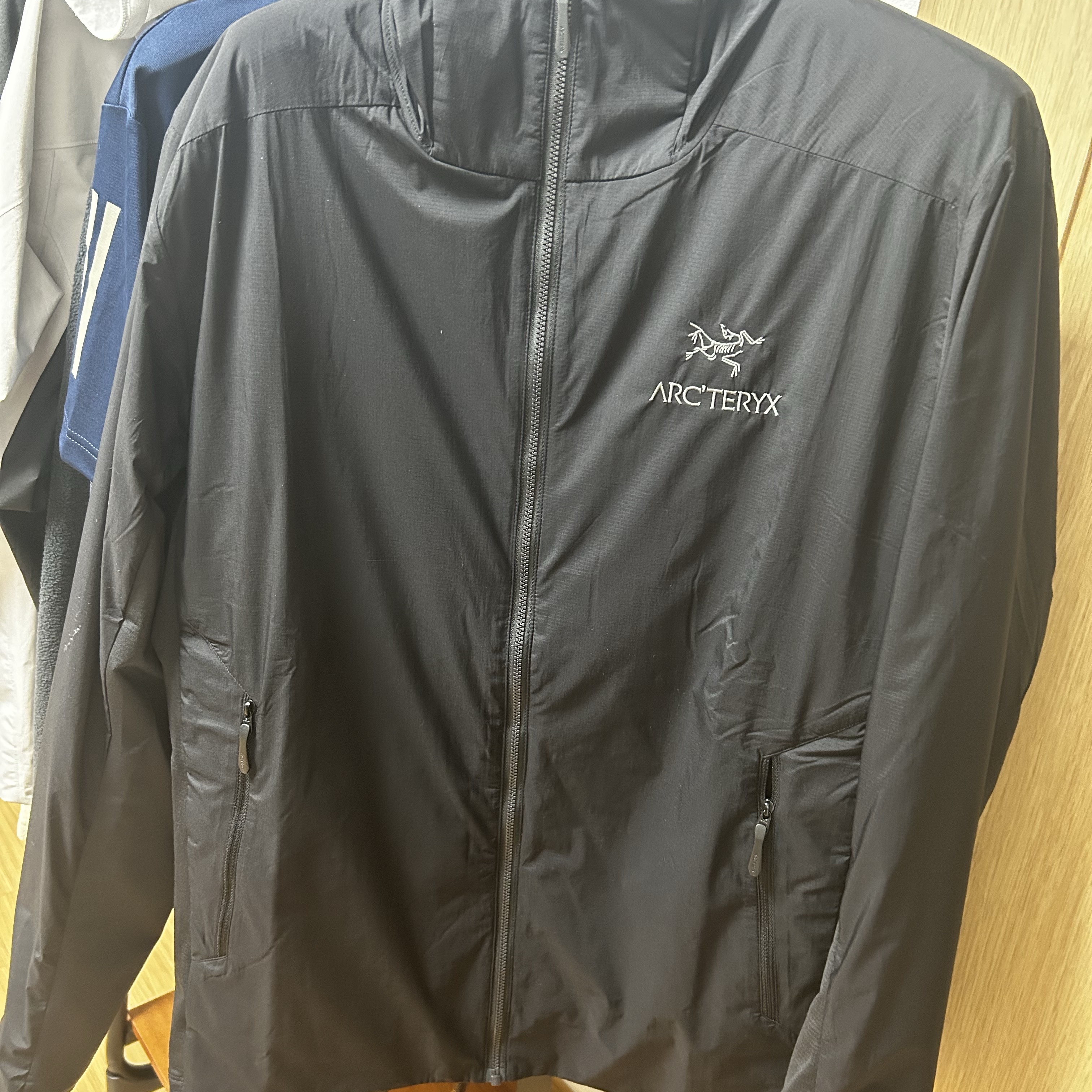 Arc'teryx Atom SL Hoody Black 착용 스타일
