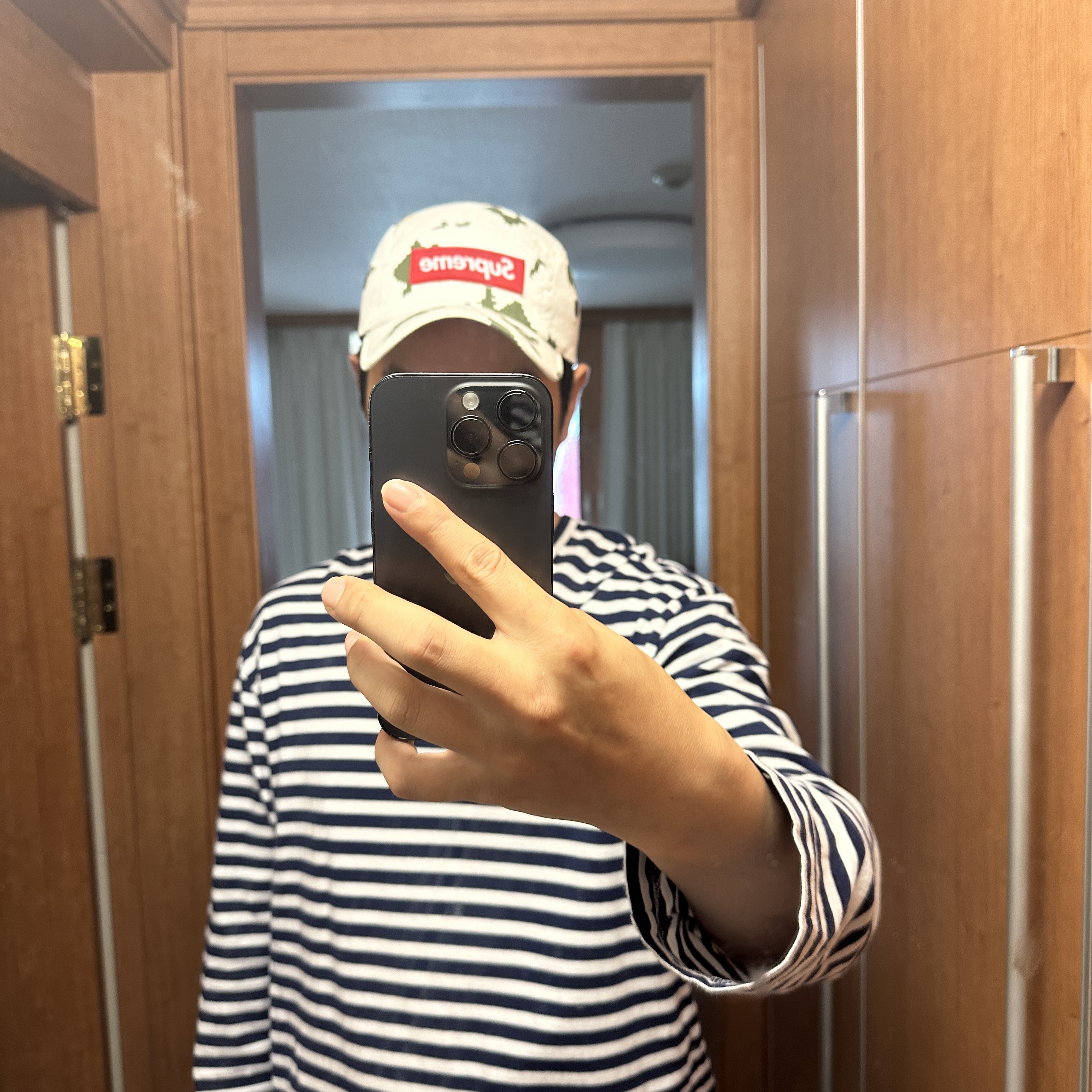 Supreme Military Camp Cap White Russian Camo - 21FW 착용 스타일