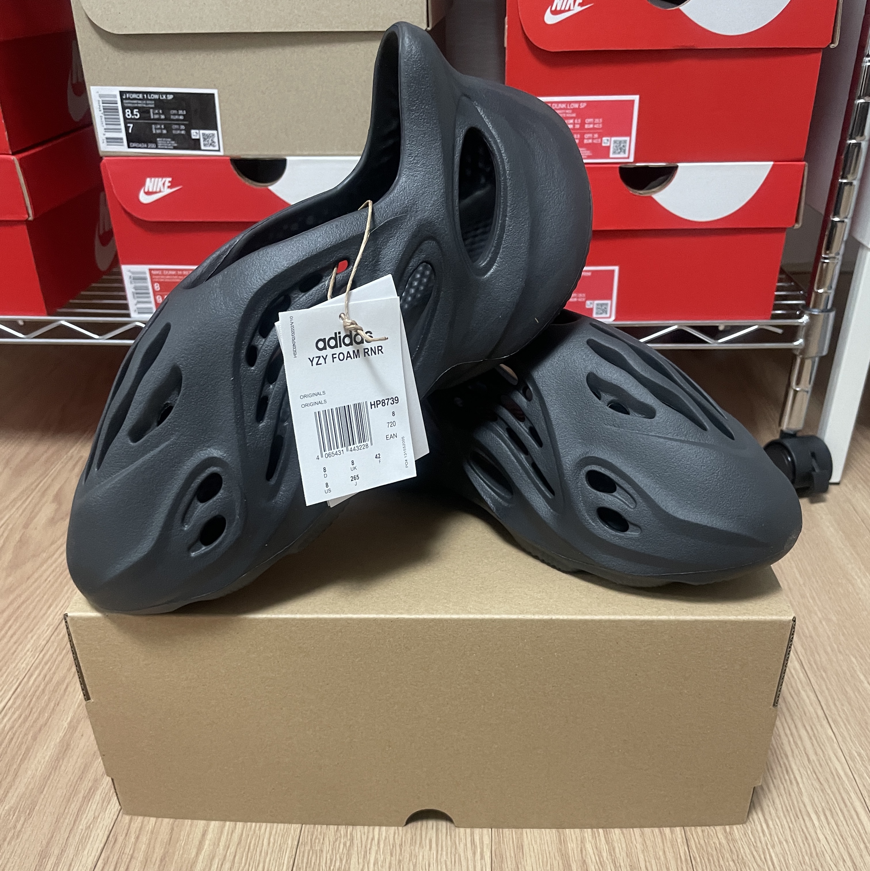 Adidas Yeezy Foam RNNR Onyx, Adidas Yeezy Foam RNNR MX Granite 착용 스타일 - 1
