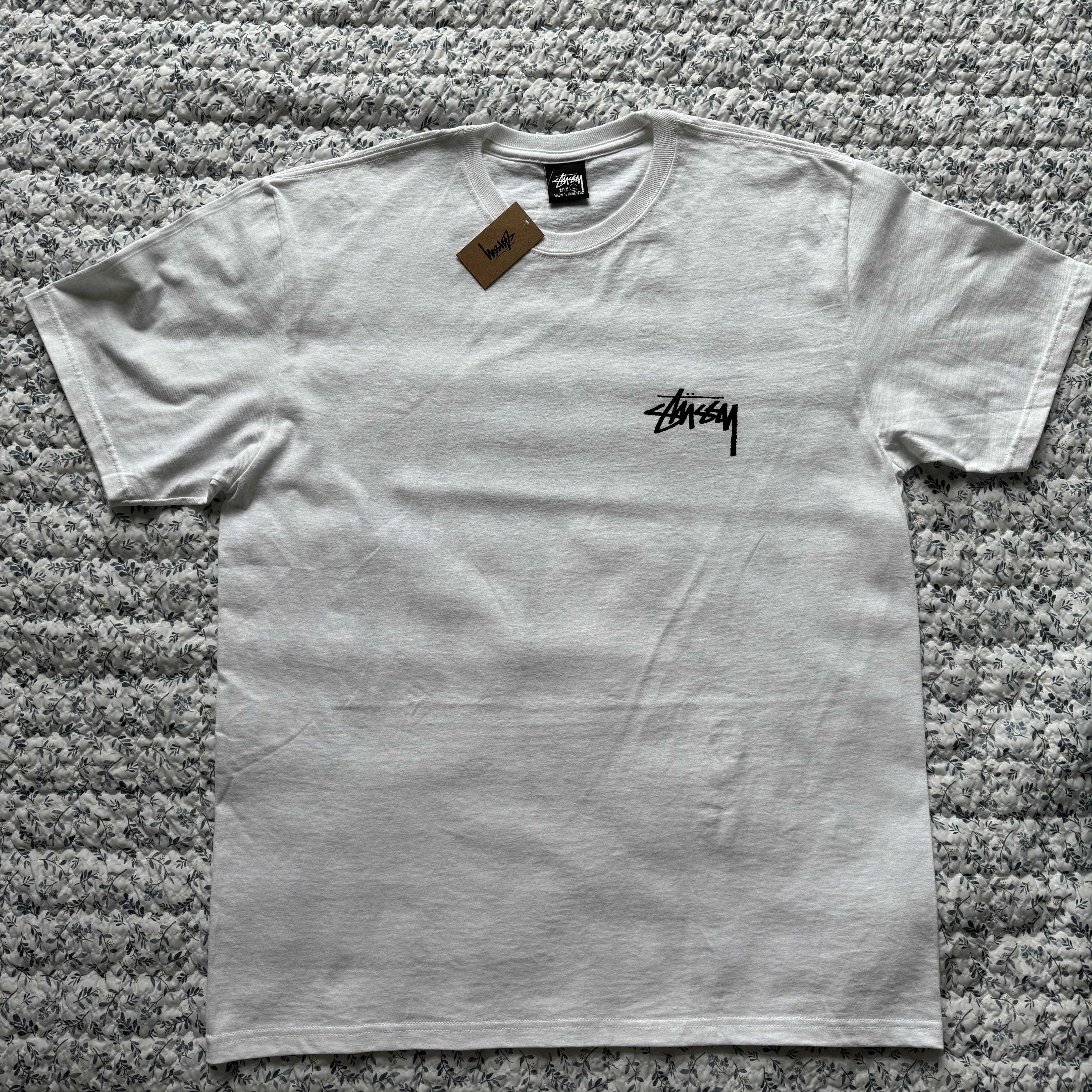Supreme x MM6 Maison Margiela Box Logo T-Shirt White - 24SS, Stussy Shattered T-Shirt White 착용 스타일 - 1