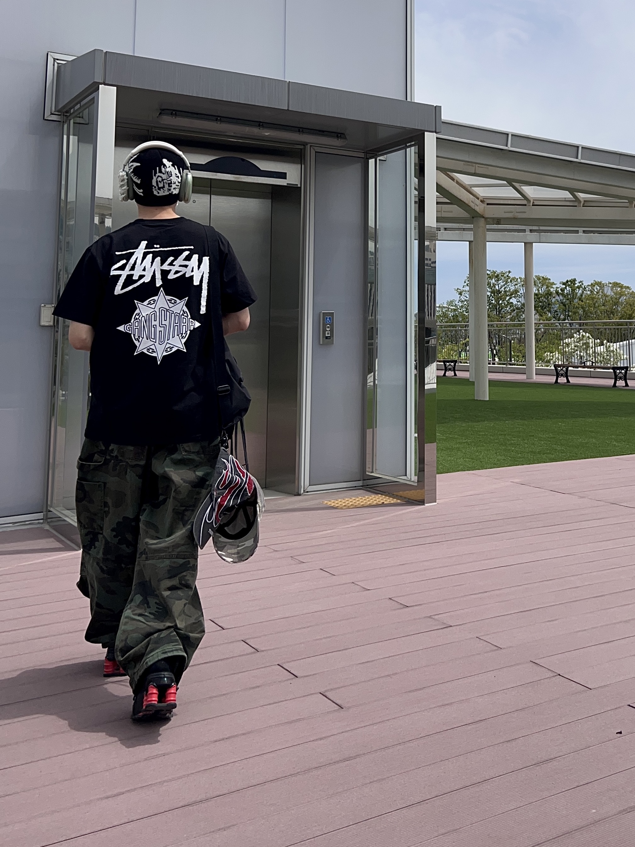 Stussy x Gang Starr Take It Personal T-Shirt Black, Thug Club Chopper Flame Stud Cap Red 착용 스타일 - 6
