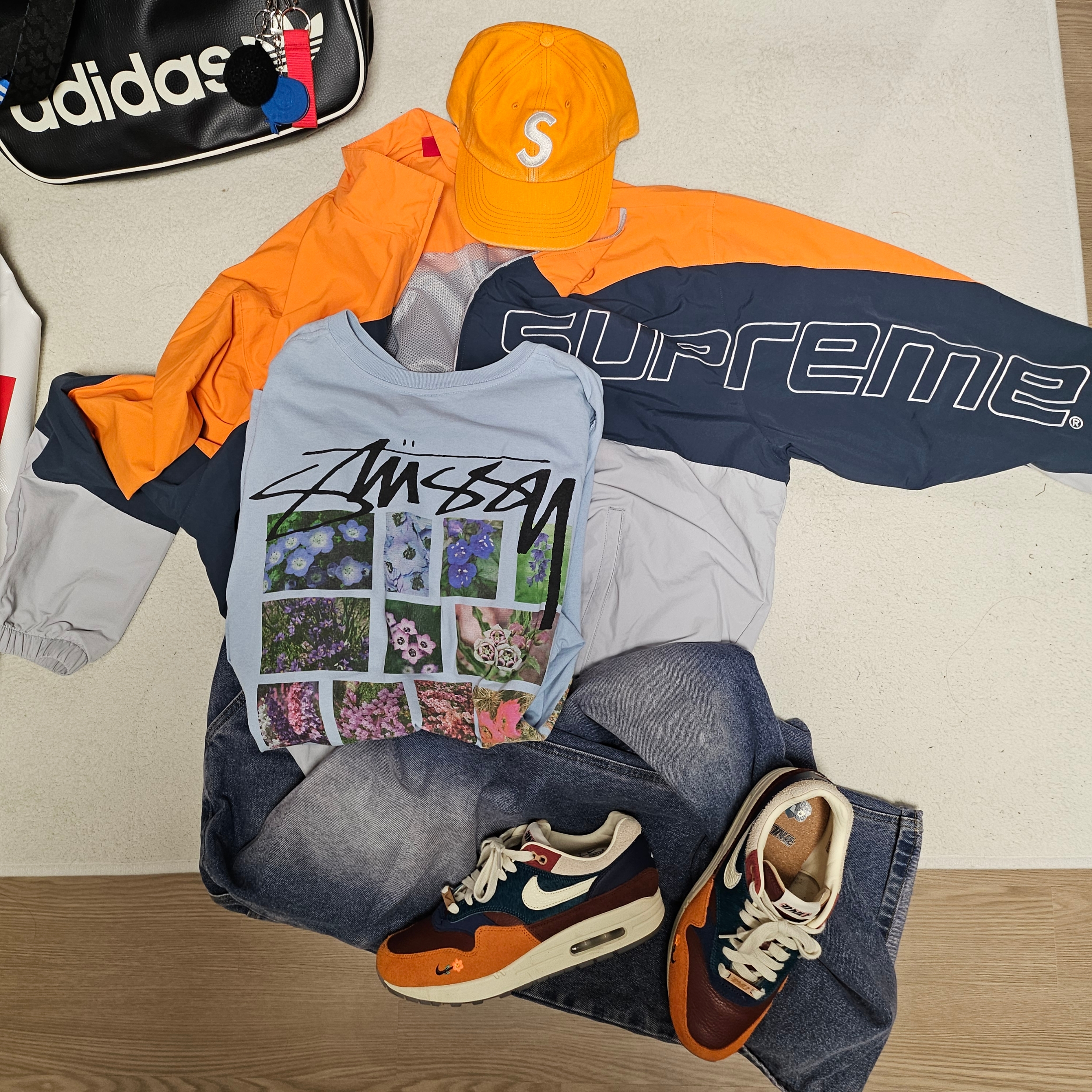 Supreme Curve Track Jacket Grey - 24SS, Stussy Flower Grid Pigment Dyed T-Shirt Sky Blue 착용 스타일