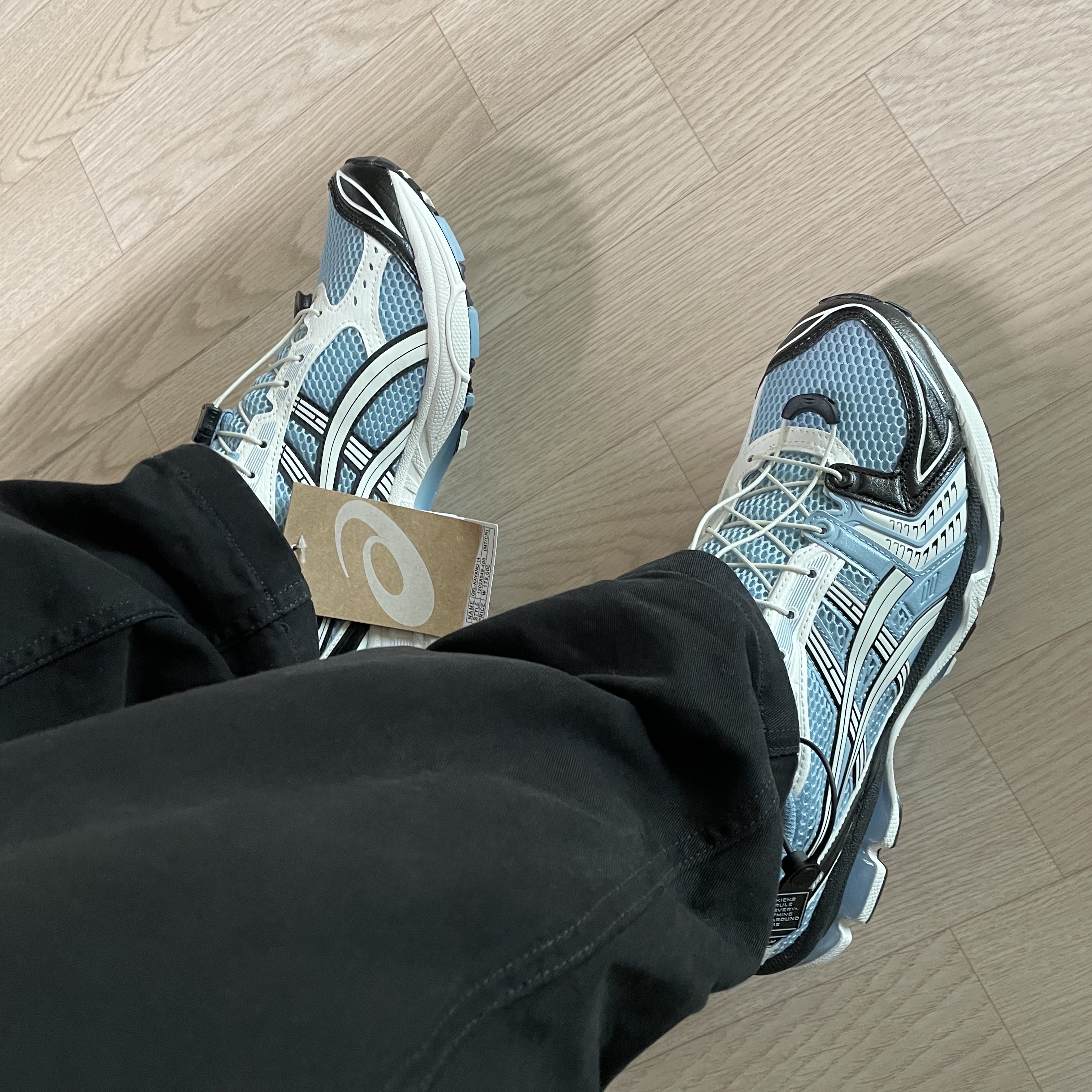 Asics Unlimited Gel-Kayano 14 Mist Cream 착용 스타일 - 2
