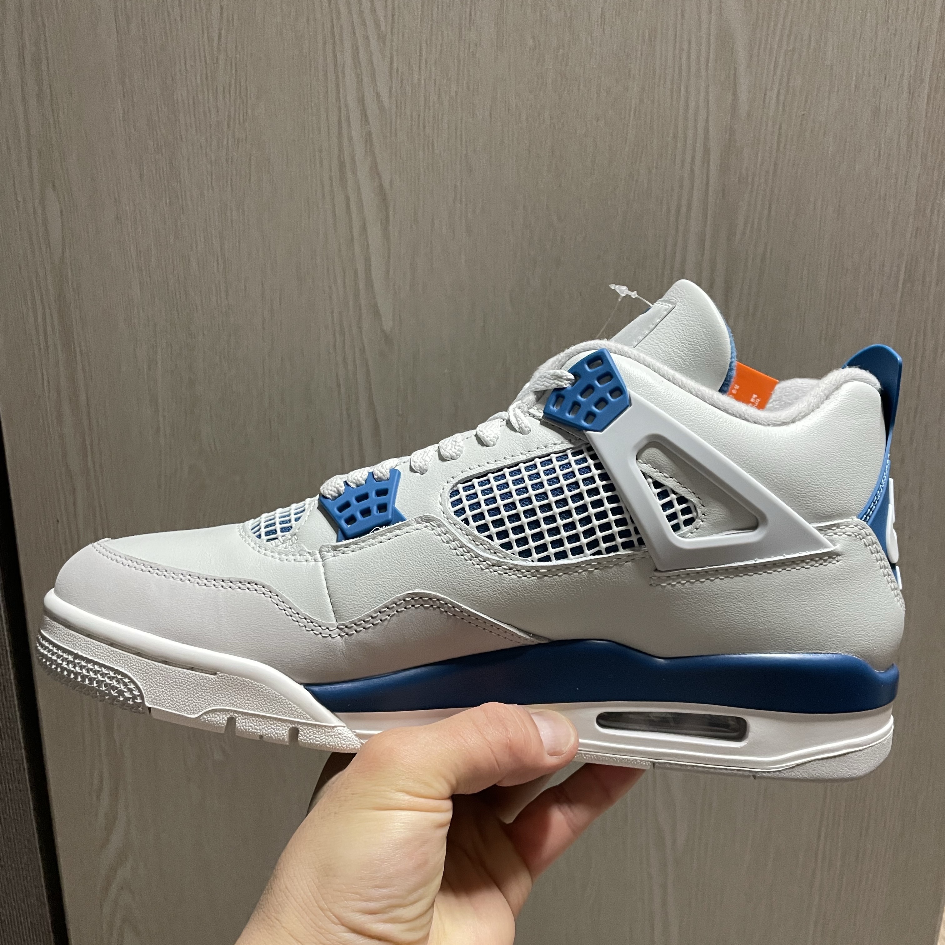Jordan 4 Retro Industrial Blue 착용 스타일 - 4