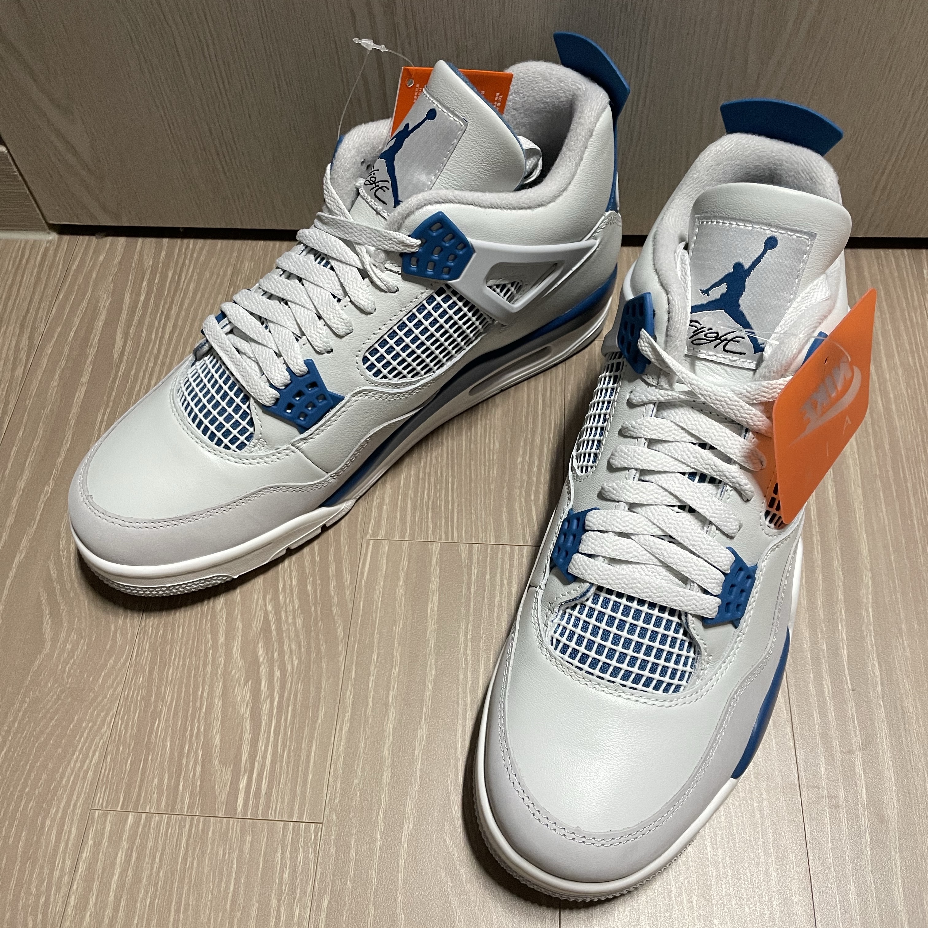 Jordan 4 Retro Industrial Blue 착용 스타일 - 3