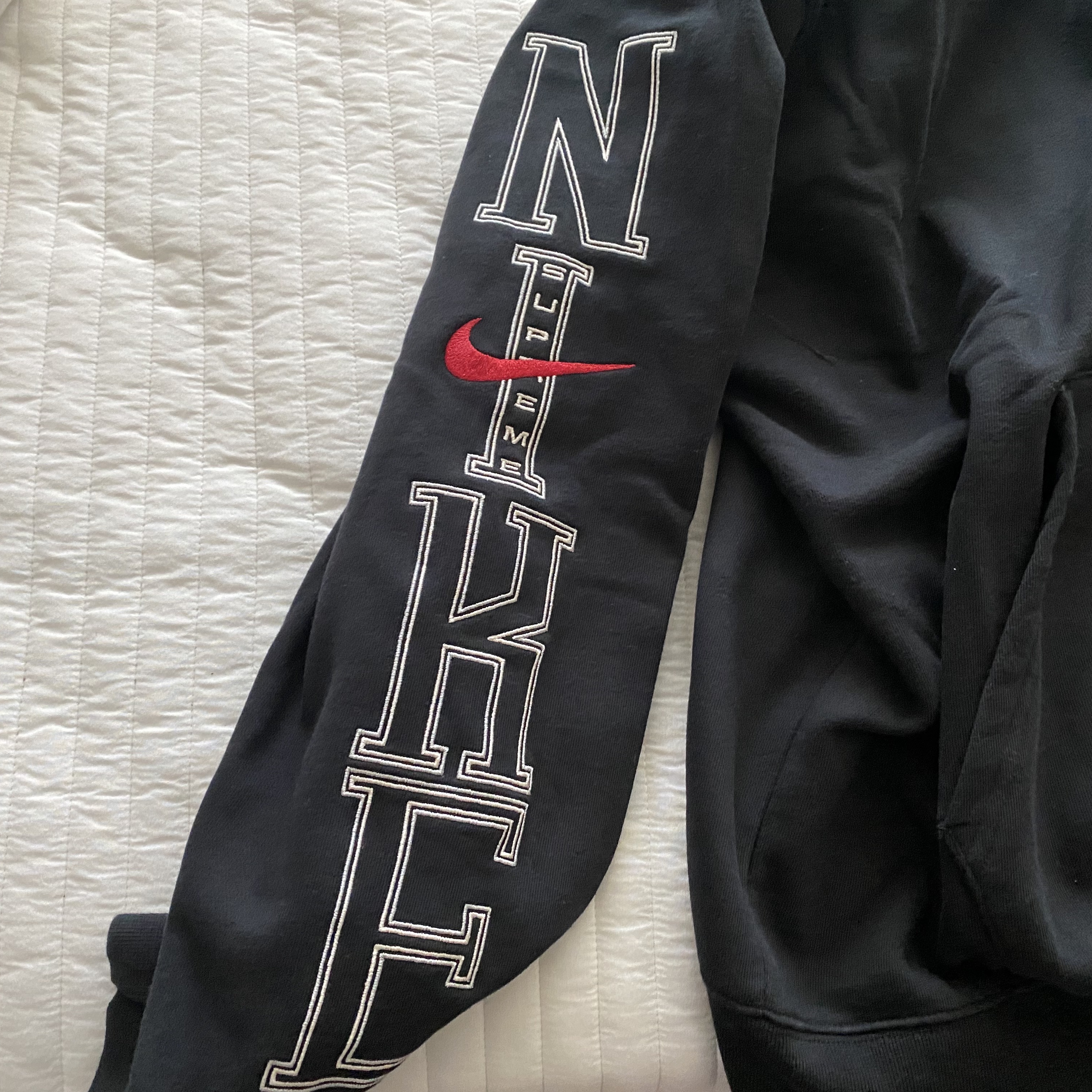 Supreme x Nike Hooded Sweatshirt Black - 24SS 착용 스타일 - 3