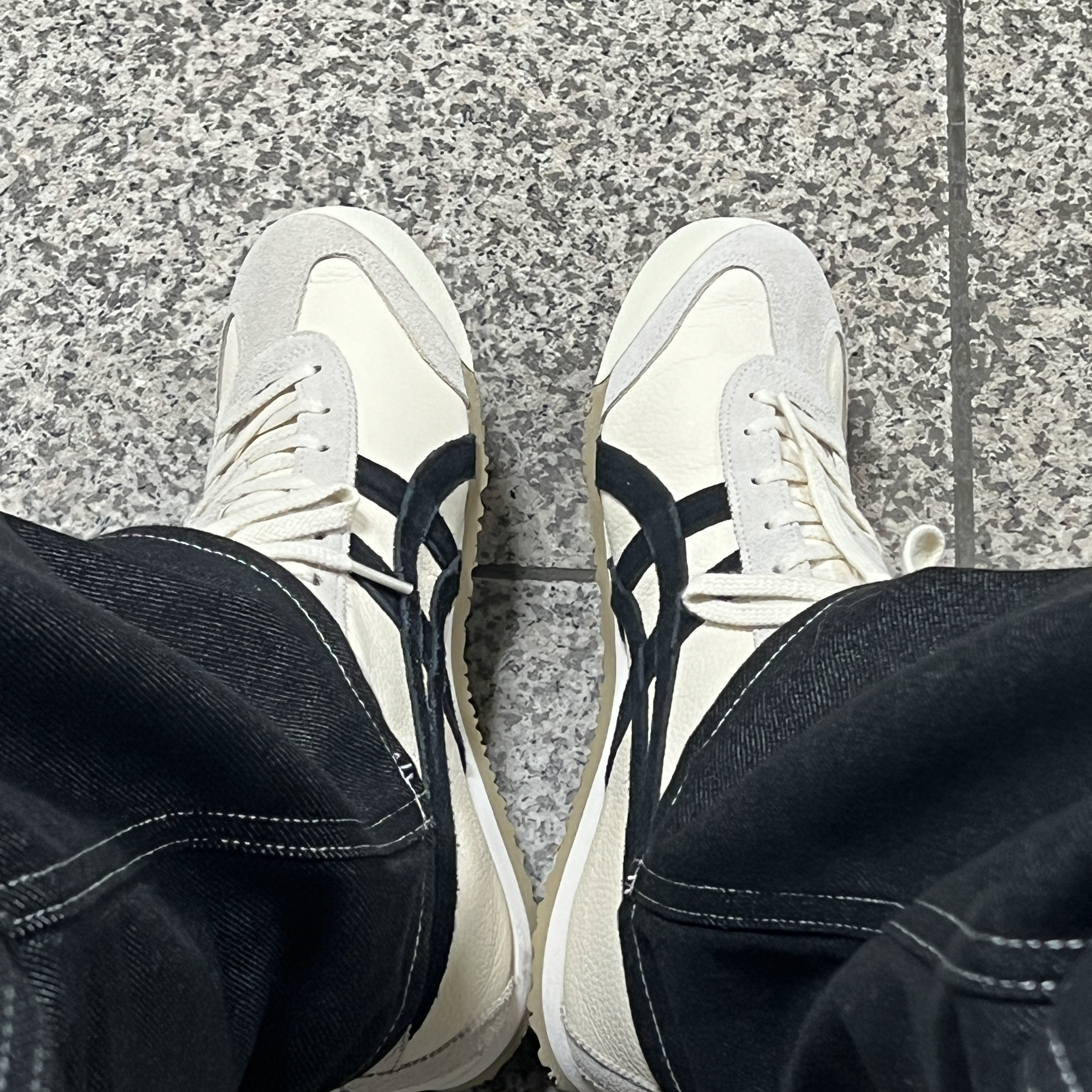 Onitsuka Tiger Mexico 66 Vintage White Black 착용 스타일