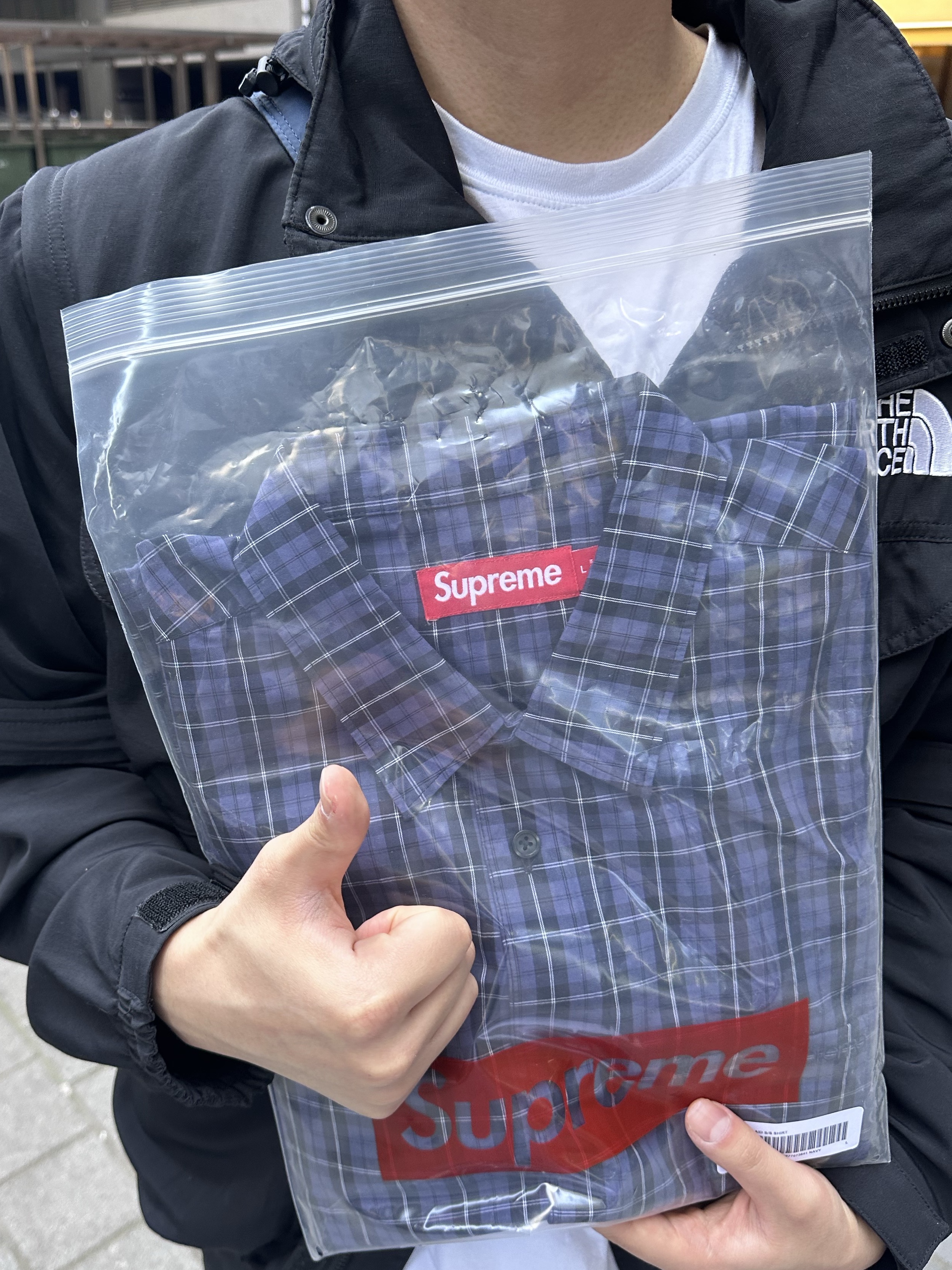 Supreme Loose Fit Mini Plaid S/S Shirt Navy - 24SS, Gentle Monster Alio X GD1 Gray 착용 스타일 - 3