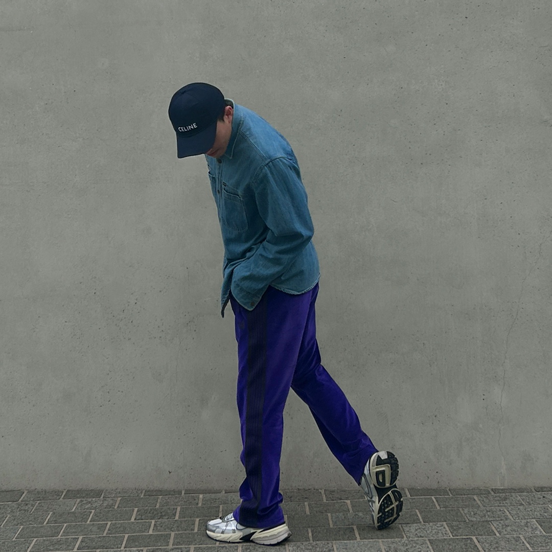 Supreme Small Box Shirt Denim - 23FW, Needles Narrow Track Pants C/PE Velour Purple 착용 스타일 - 3