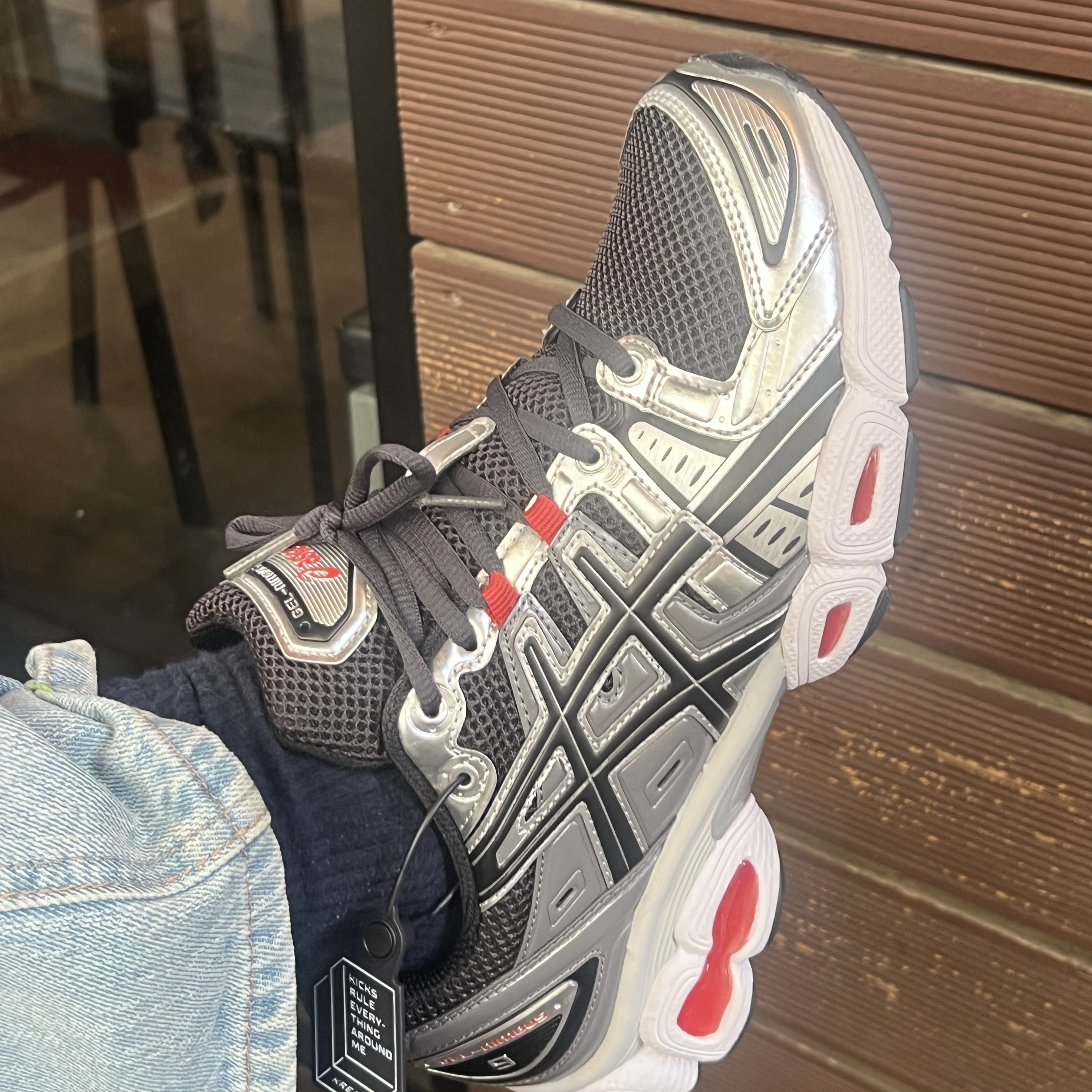 Asics Gel-Nimbus 9 Graphite Grey Pure Silver 착용 스타일