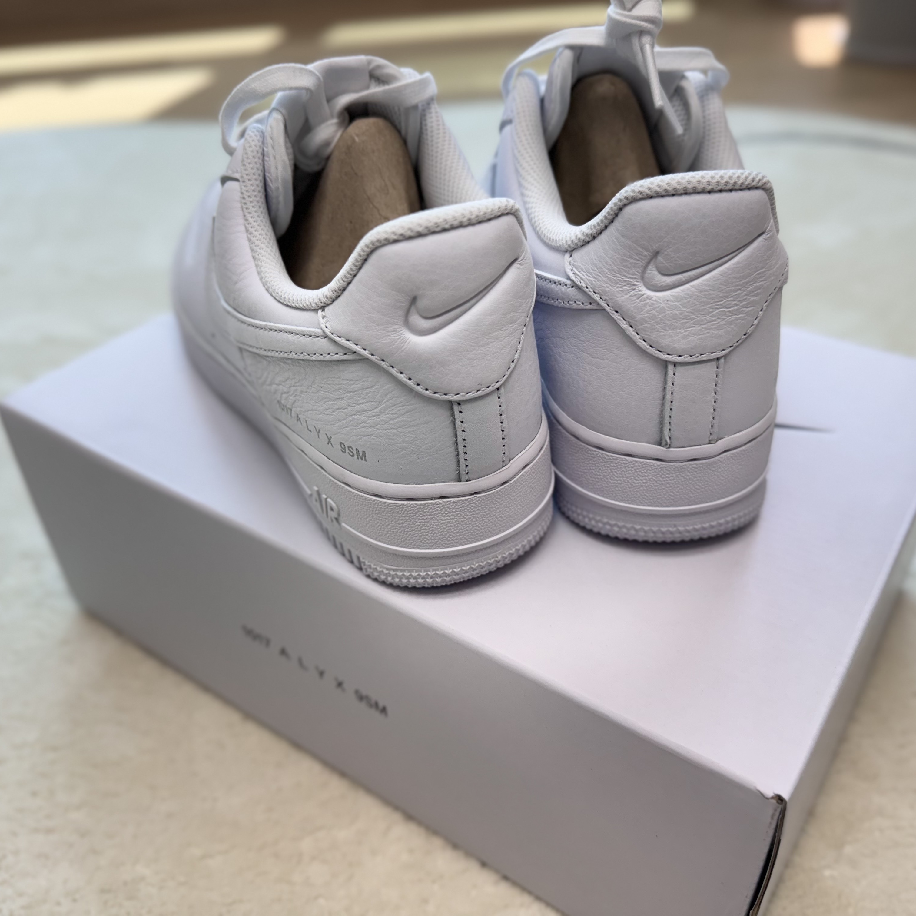 Nike x 1017 Alyx 9SM Air Force 1 Low SP White 착용 스타일 - 3