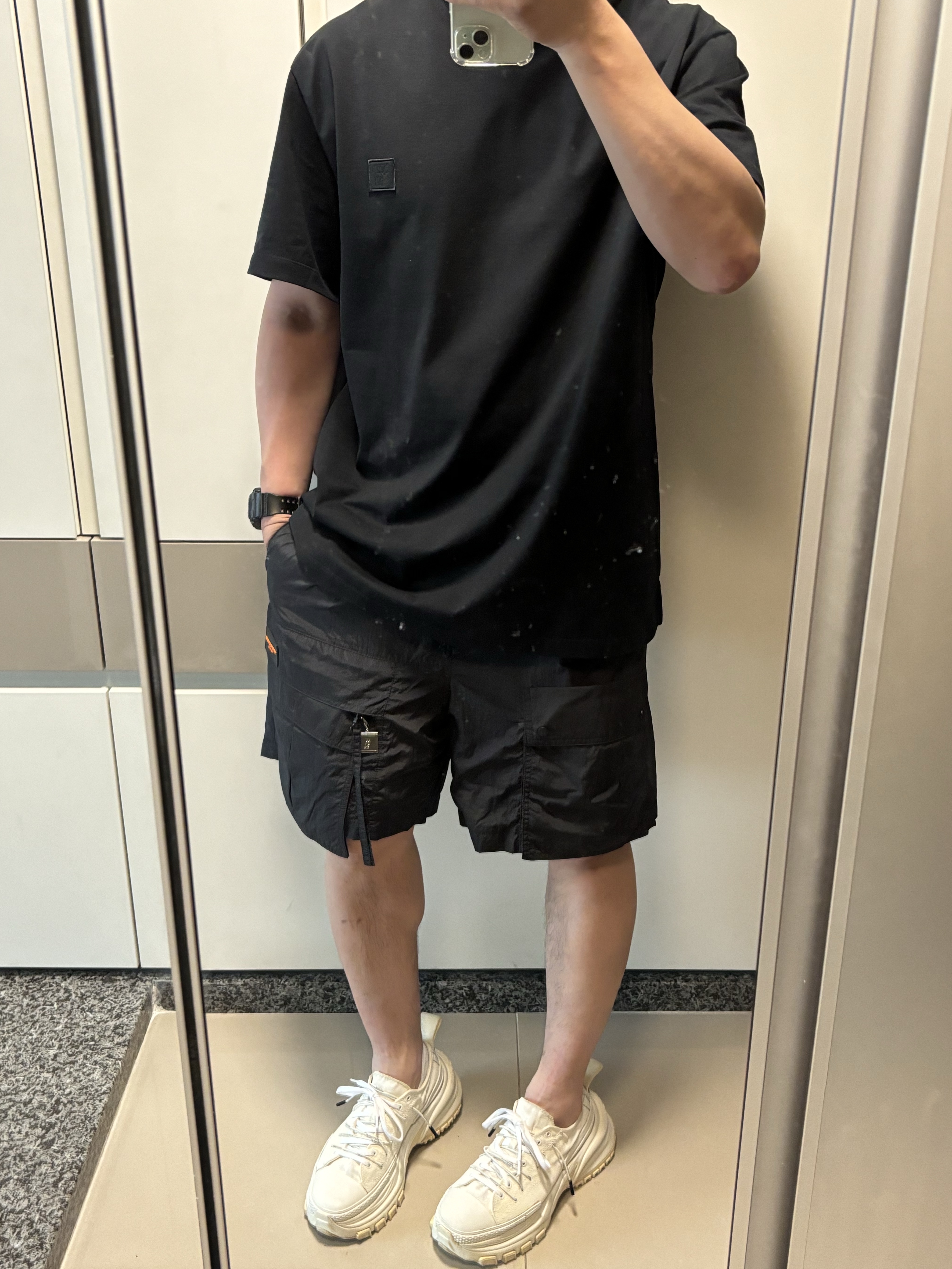 Wooyoungmi Flower Print Back Logo T-Shirt Black - 23SS 착용 스타일