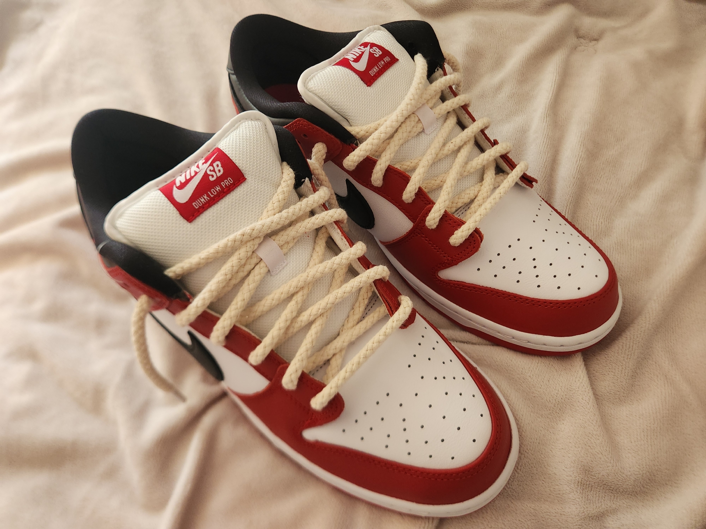 Nike SB Dunk Low Pro Chicago 착용 스타일 - 1