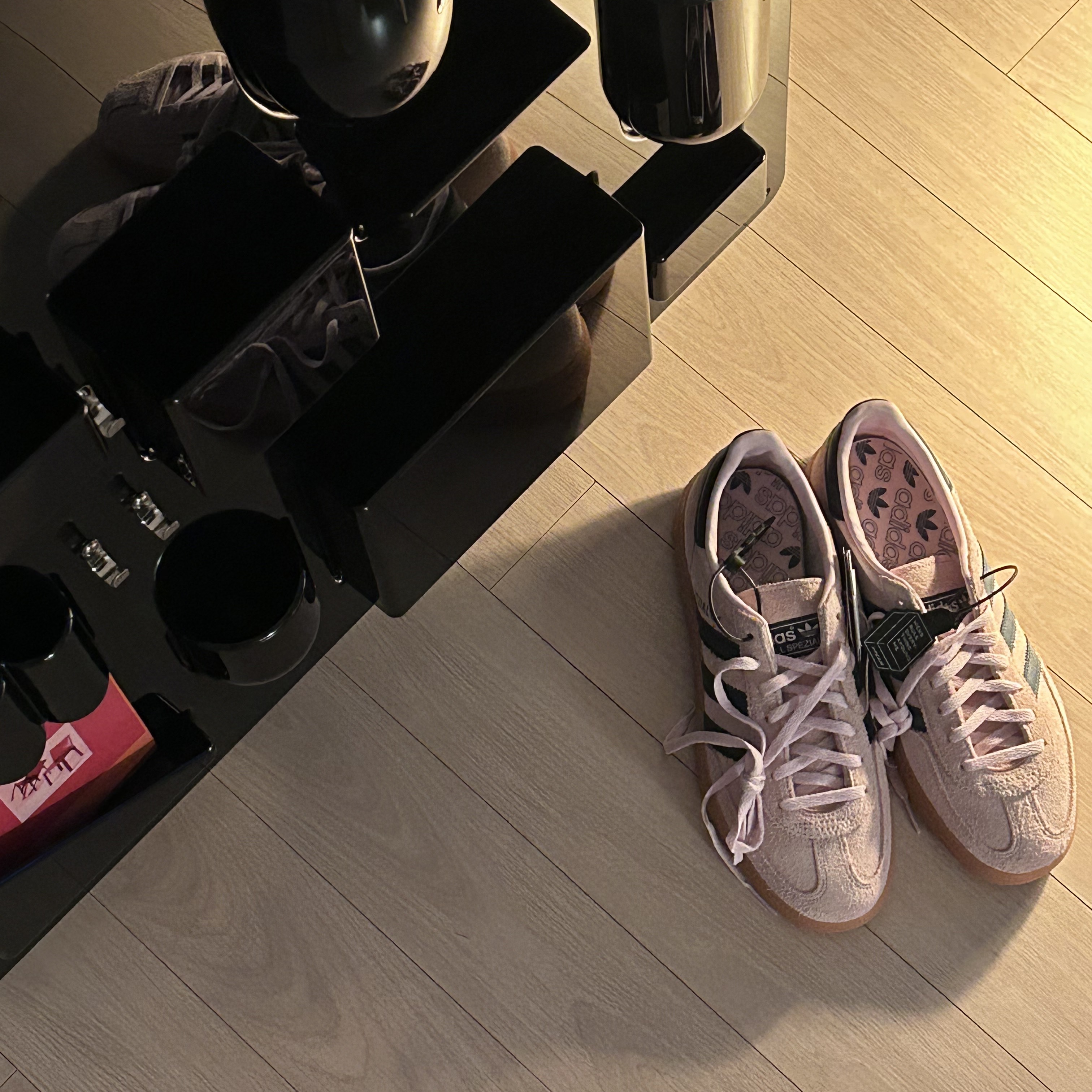 (W) Adidas Spezial Handball Clear Pink 착용 스타일 - 1
