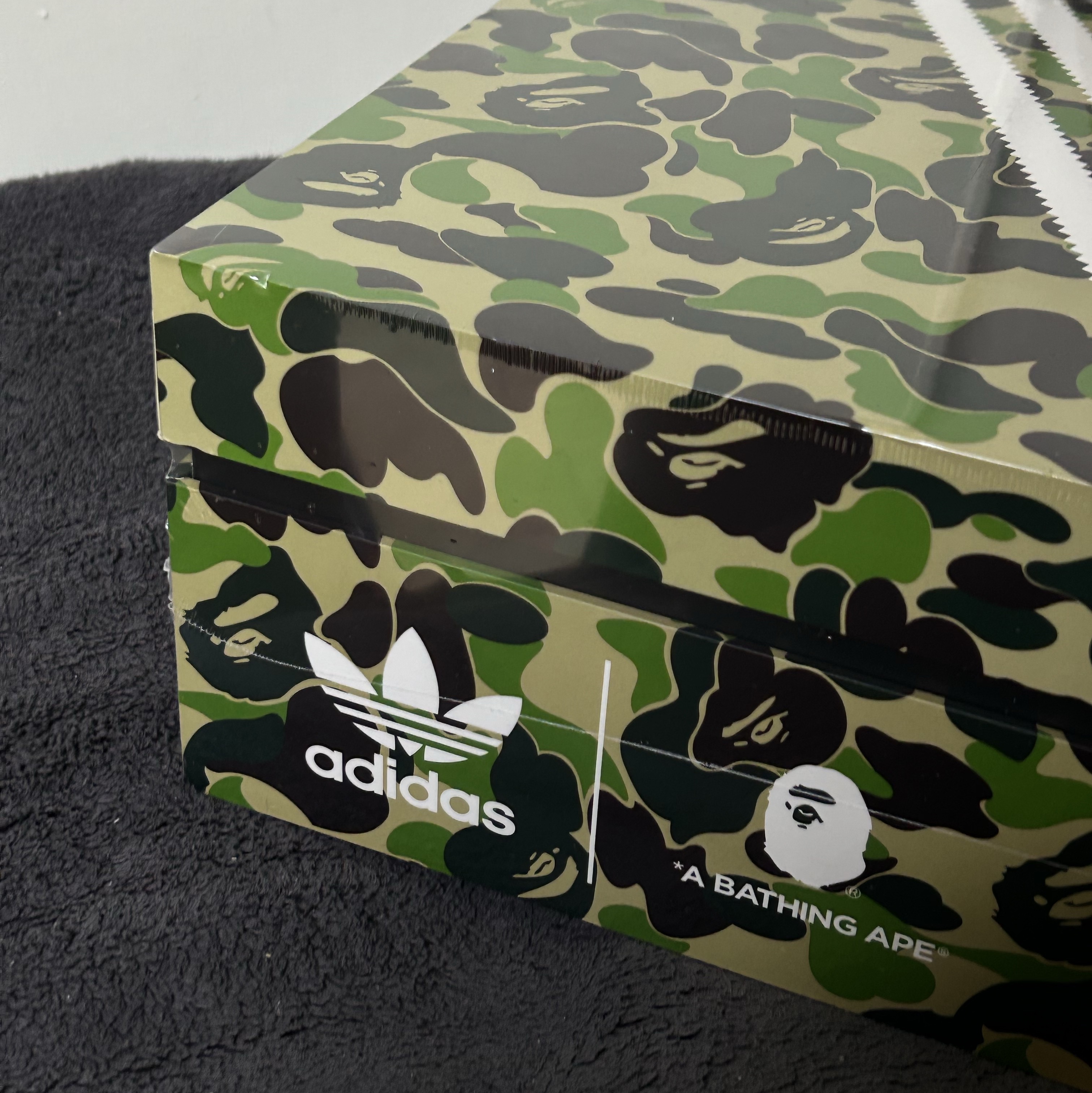 Adidas x BAPE Superstar 80s Green Camo 착용 스타일 - 3