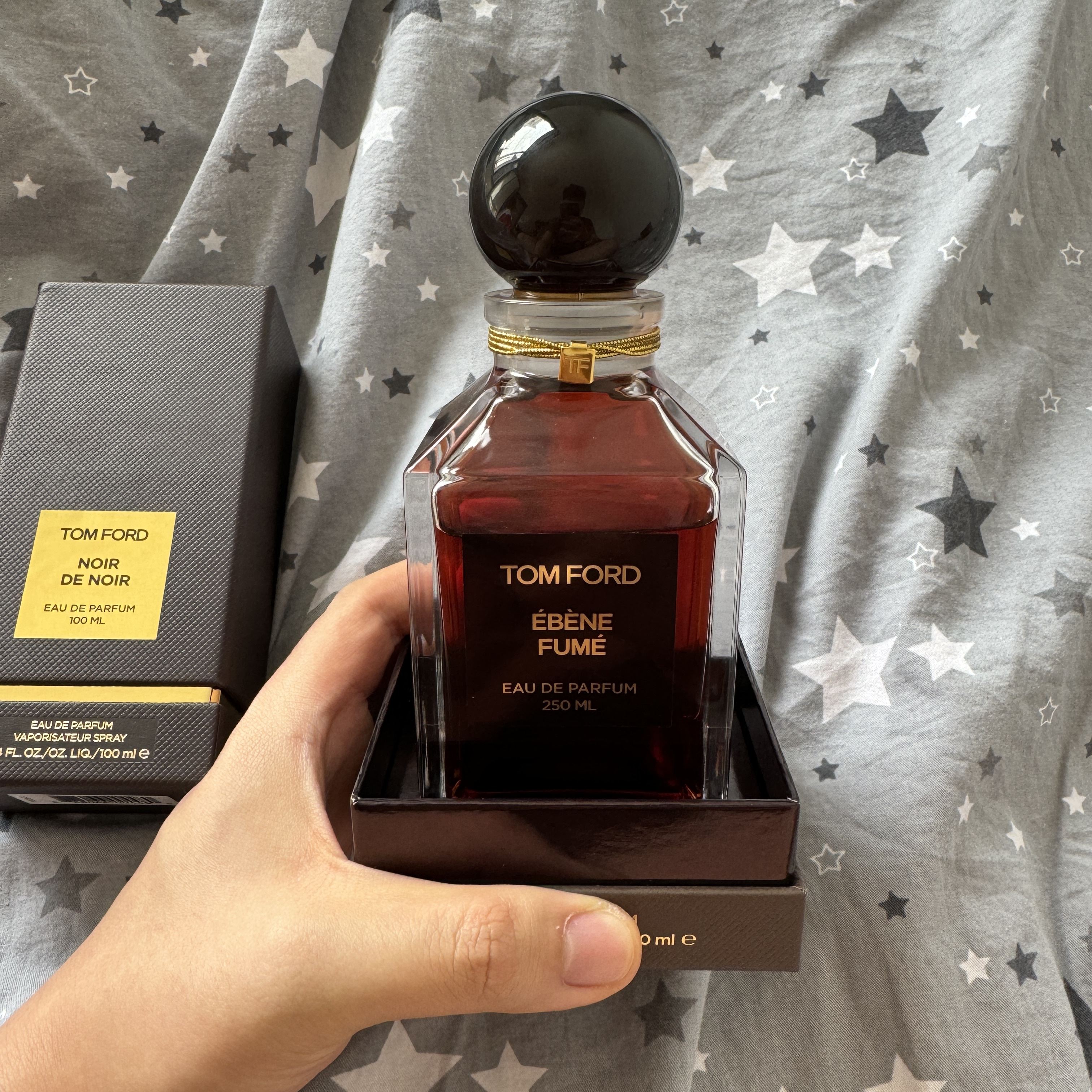 Tom Ford Ebene Fume Eau De Parfum 100ml, Tom Ford Ebene Fume Eau De Parfum 50ml 착용 스타일 - 1