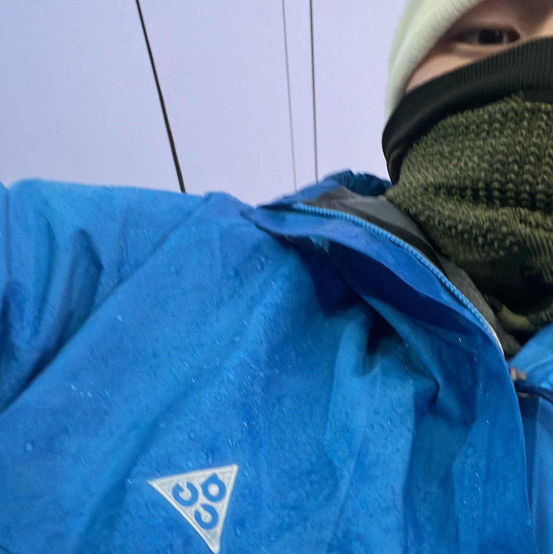 Nike ACG Storm-Fit ADV Cascade Rains Full Zip Jacket Light Photo Blue Summit White - Asia, Carhartt Knit Cuffed Beanie Winter White 착용 스타일 - 2