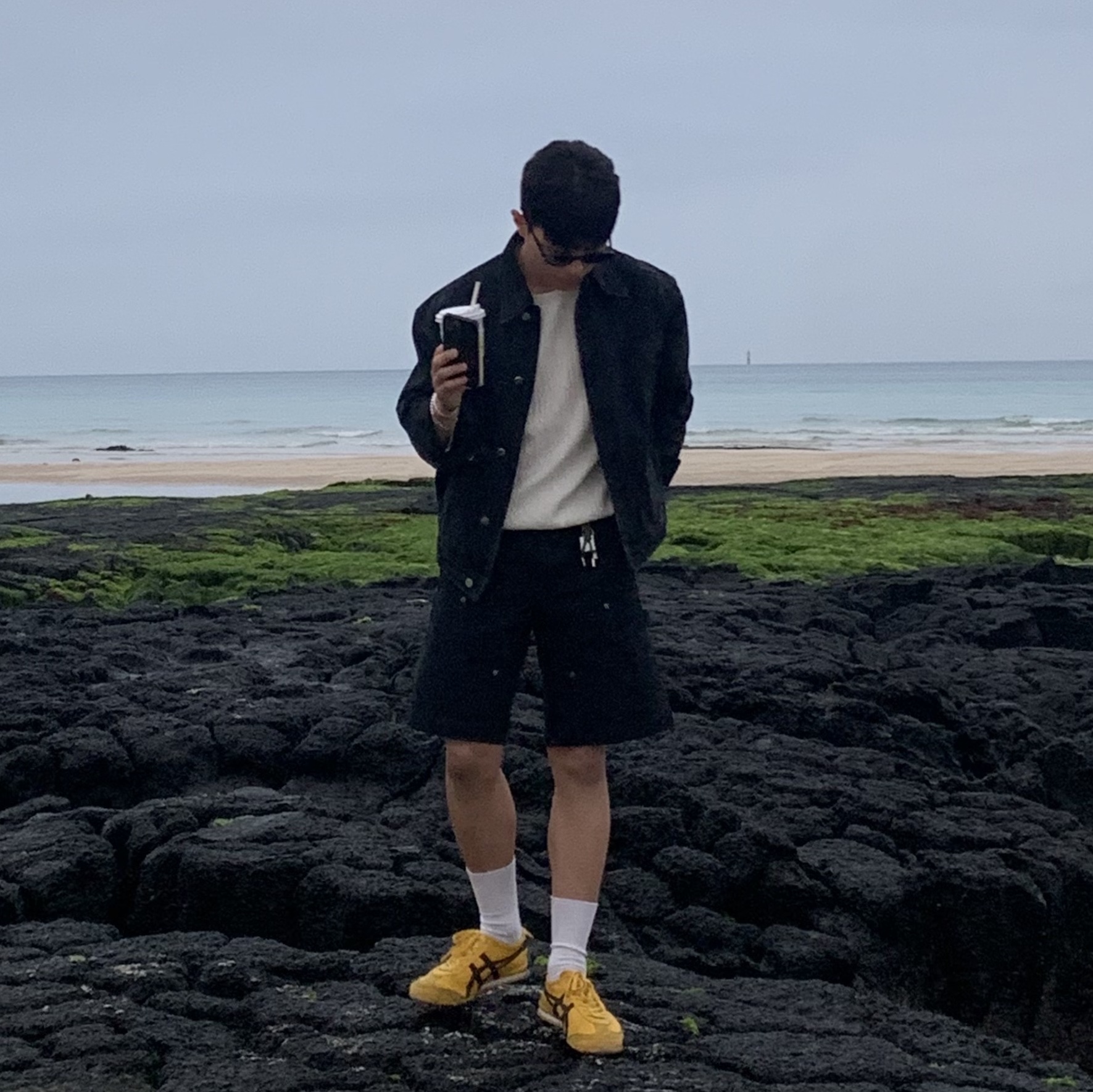 Onitsuka Tiger Mexico 66 Yellow Black 착용 스타일 - 2