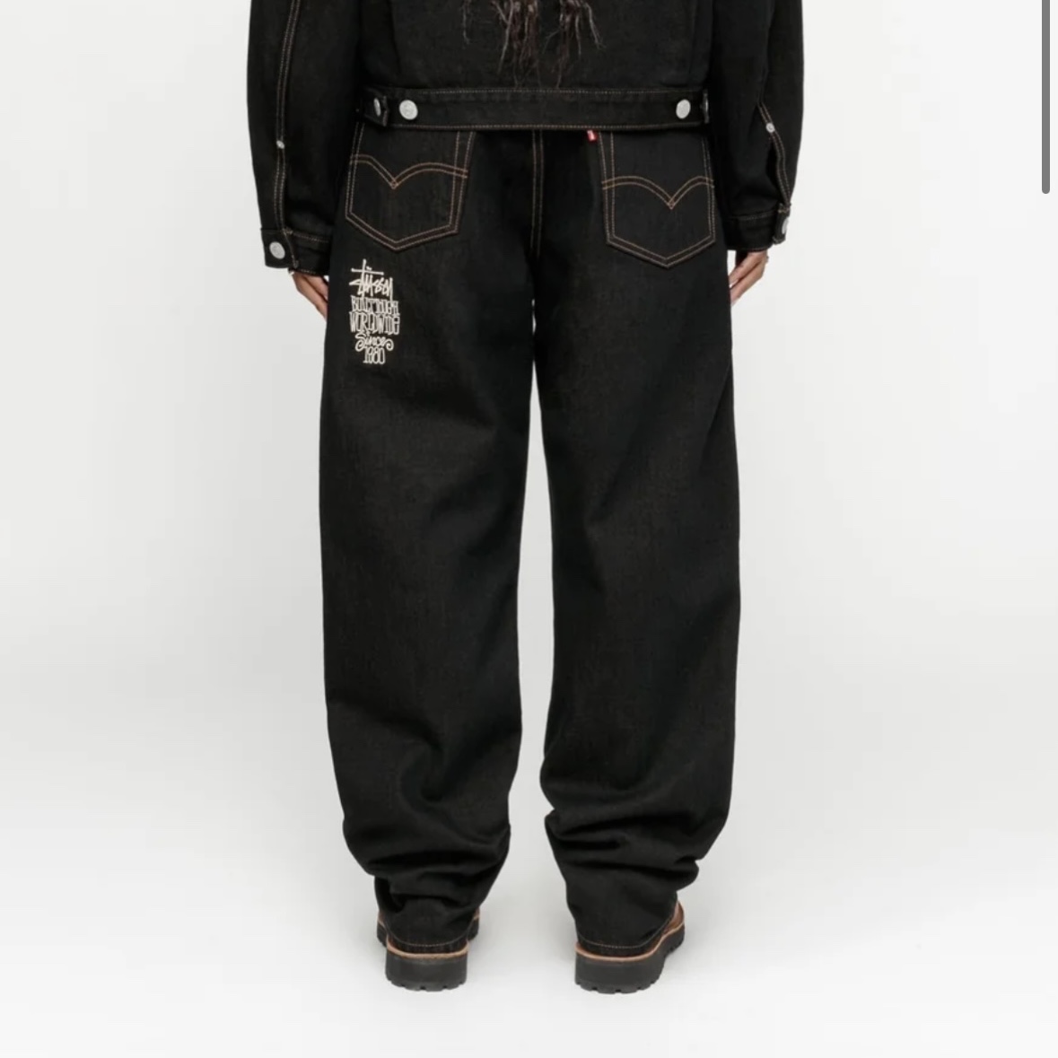 Stussy x Levi's Crispy Rinse 568 Jean Black 착용 스타일