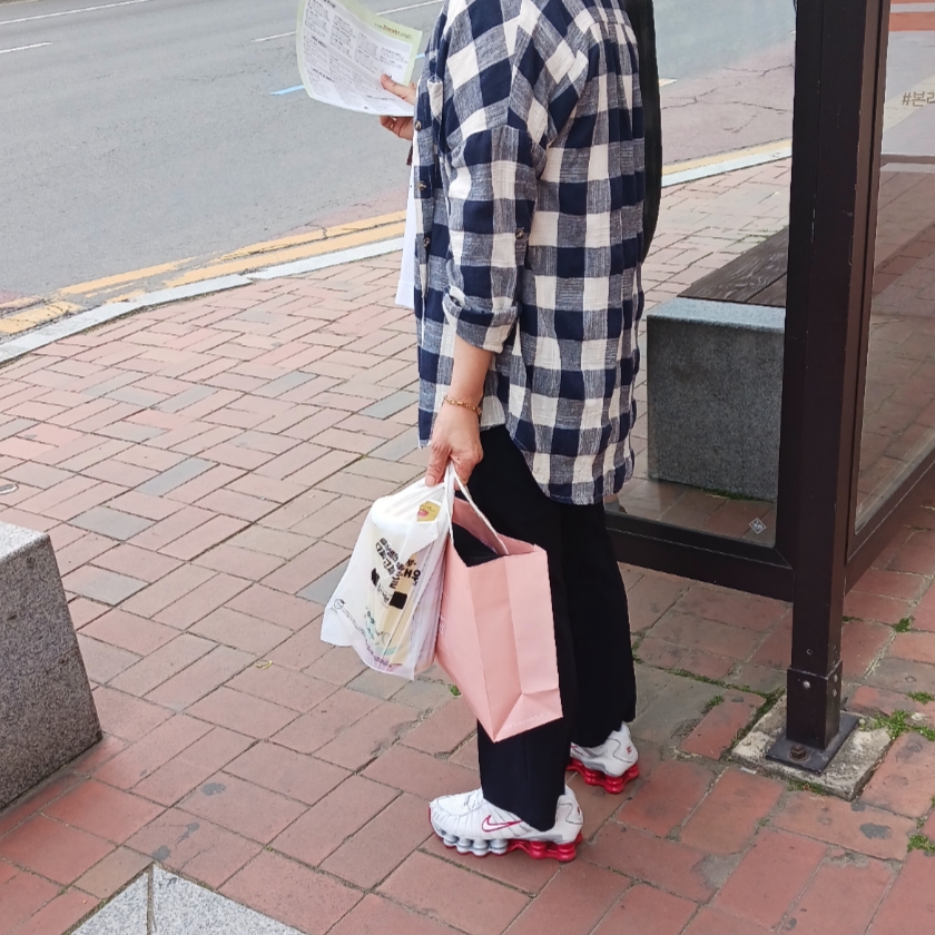 (W) Nike Shox TL Platinum Tint 착용 스타일