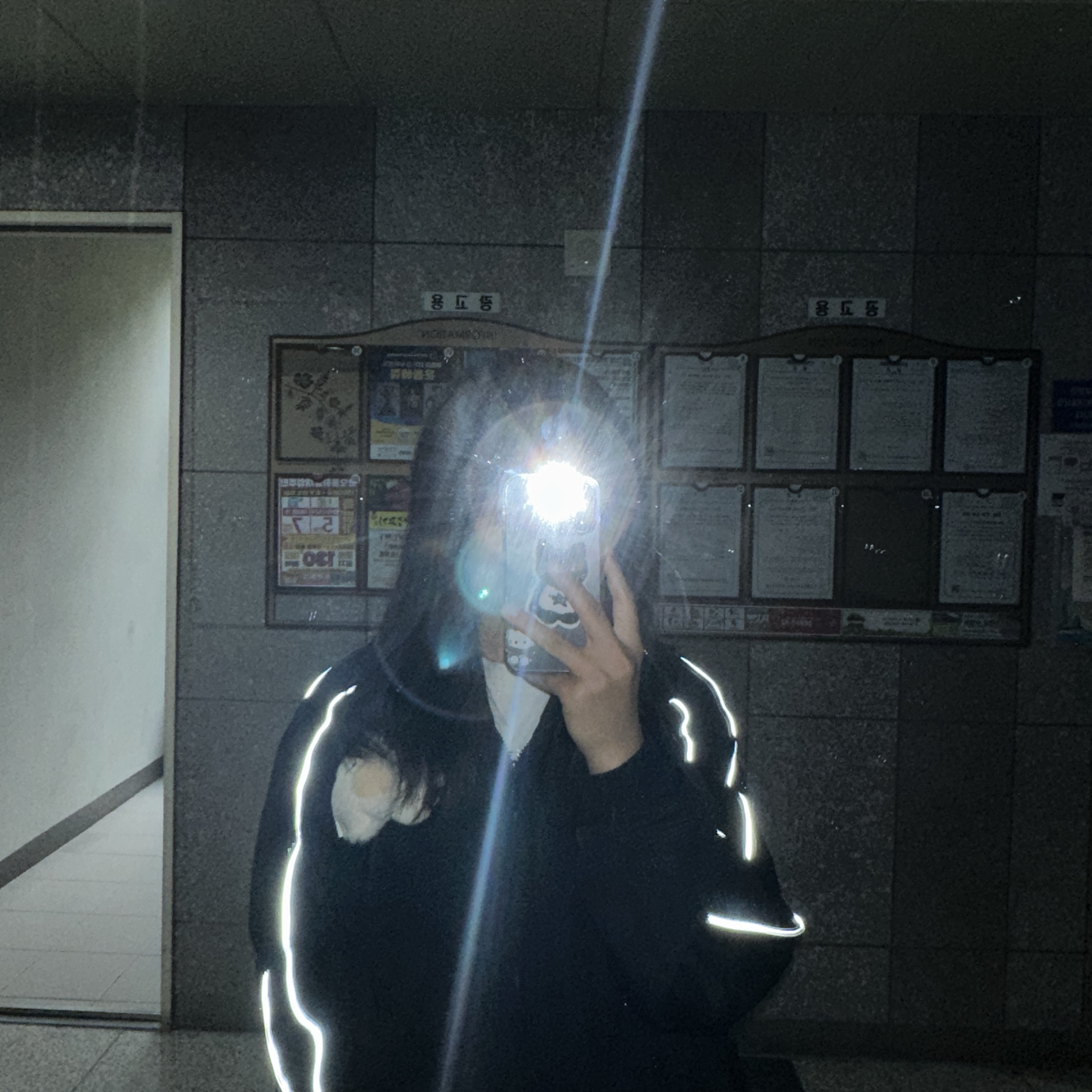 Nike NSW Solo Swoosh Woven Track Jacket Black - Asia, Sony WH-CH720N Black (Sony Korea Ver.) 착용 스타일 - 1