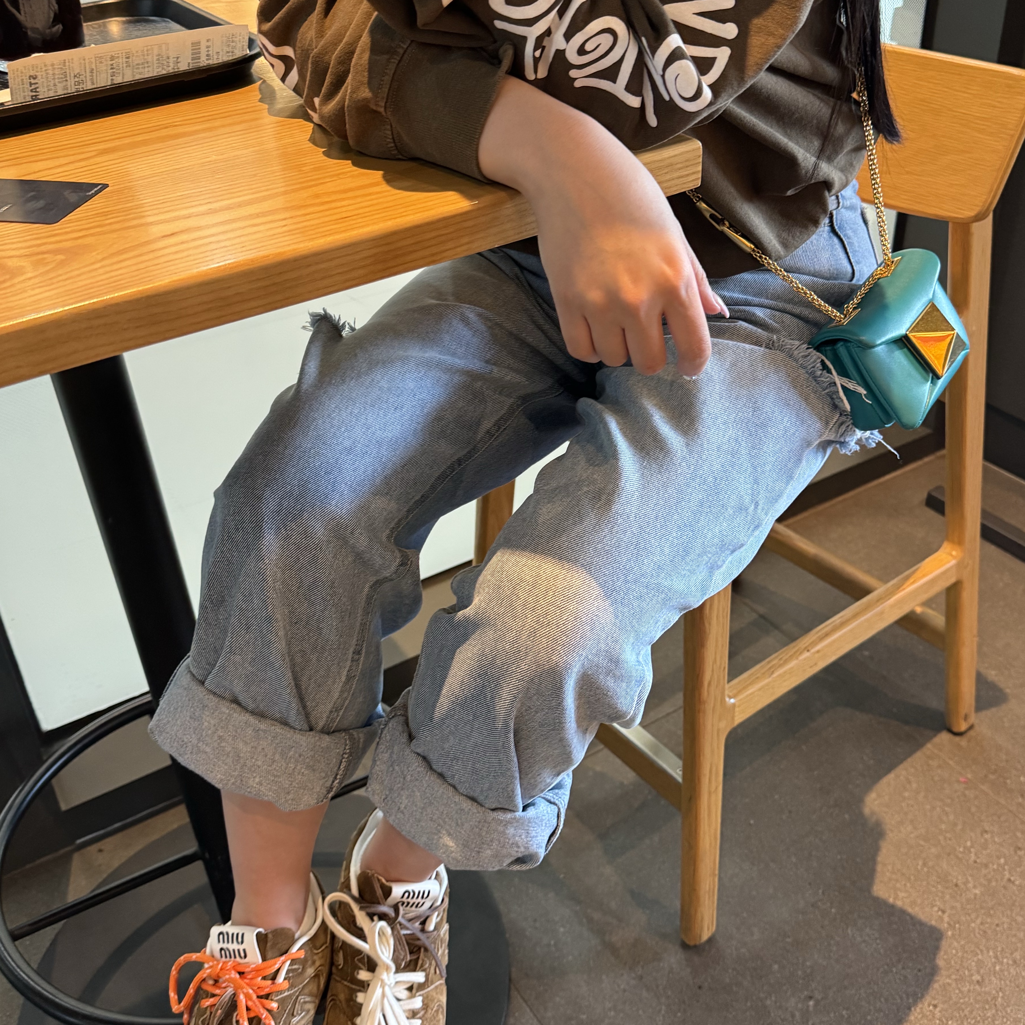 (W) New Balance x Miu Miu 530 Suede Mesh Sneakers Cinnamon, Kapital Legs Mini Skirts Forever Truck Cap Kinari Brown 착용 스타일 - 2