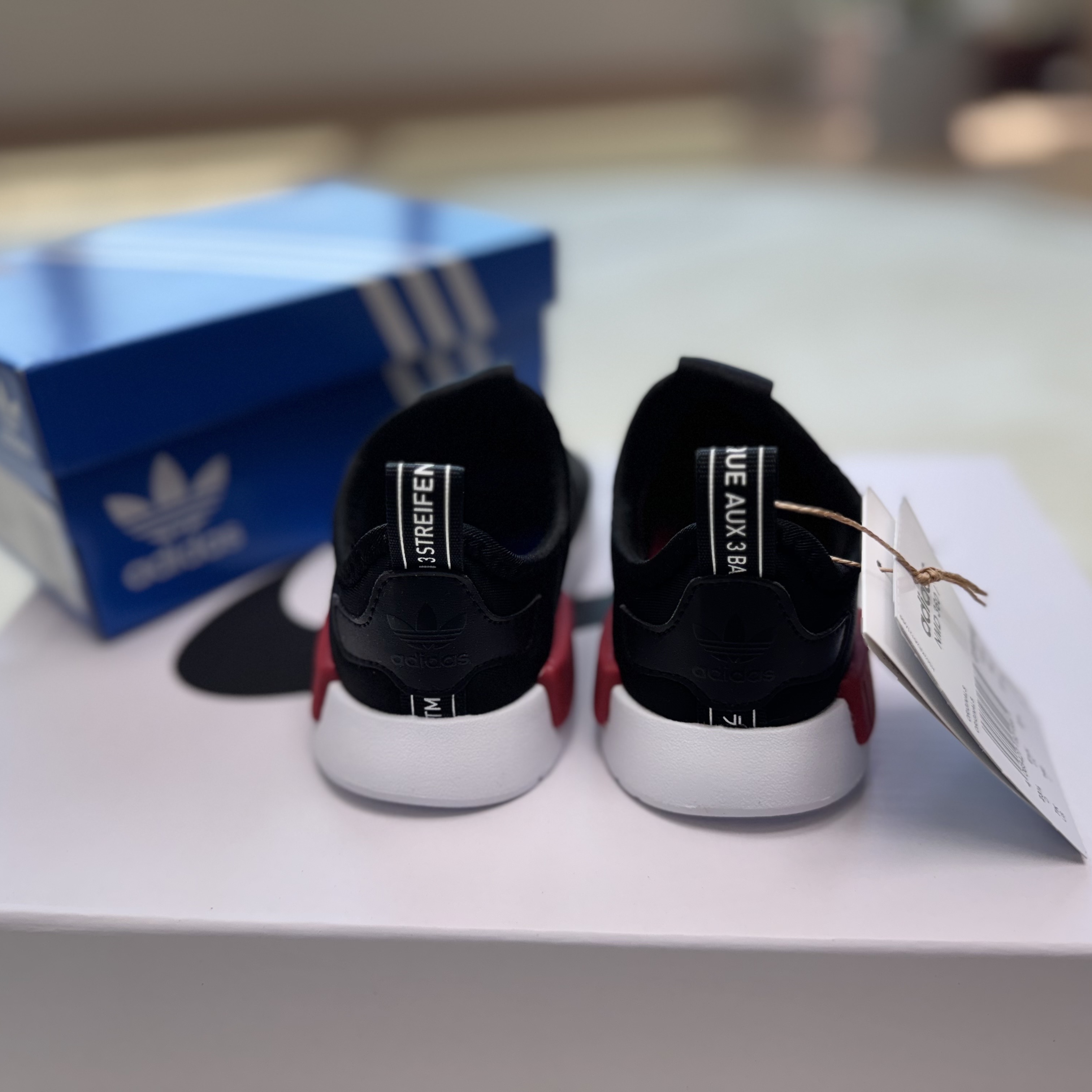 (Infant) Adidas NMD 360 Core Black 착용 스타일 - 2
